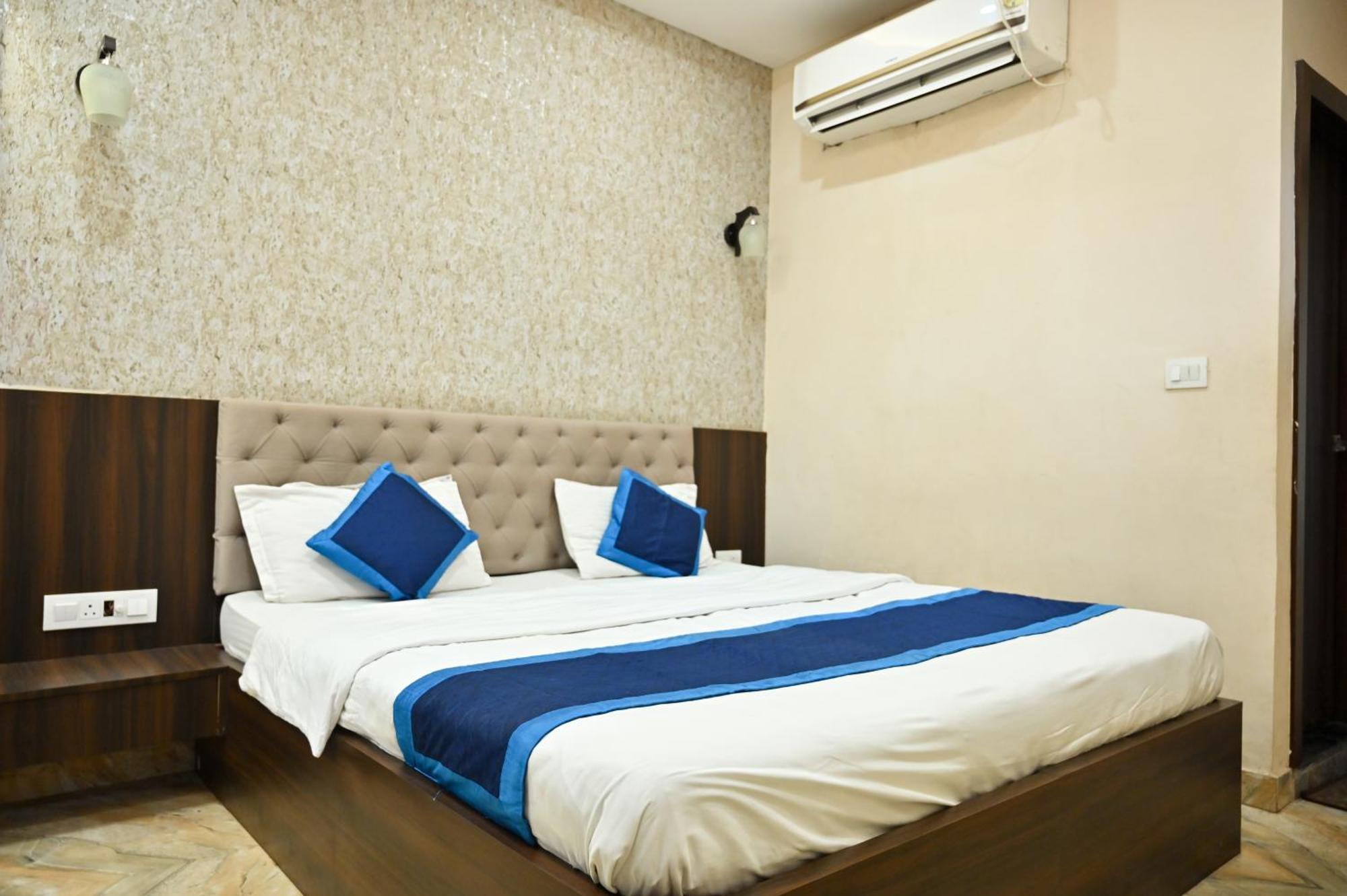Hari Gopal Hotel