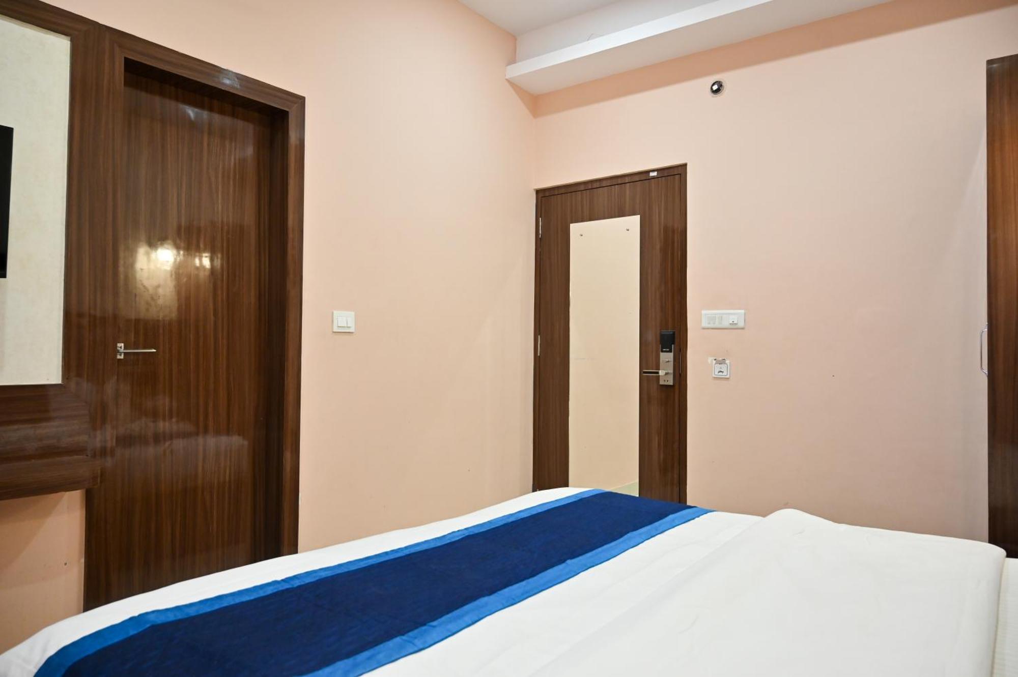 Hari Gopal Hotel