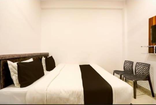 Aditya Residency * Varanasi