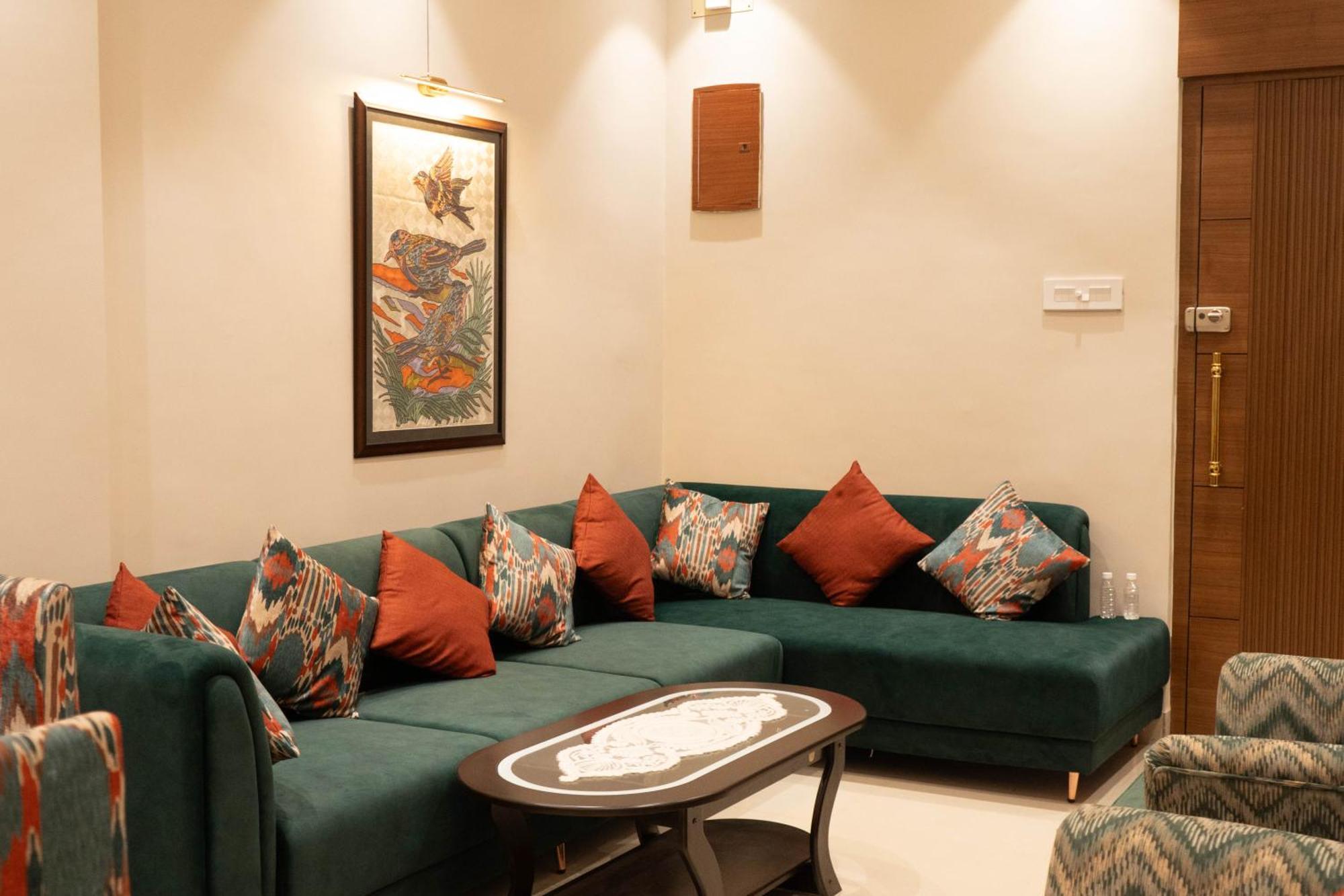 Golden Grove Bed & Breakfast Varanasi