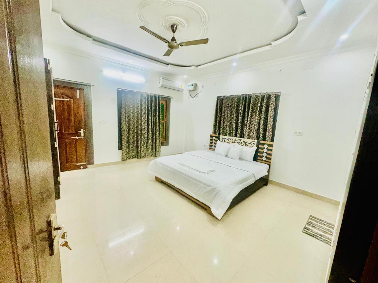 Nammastay * Varanasi