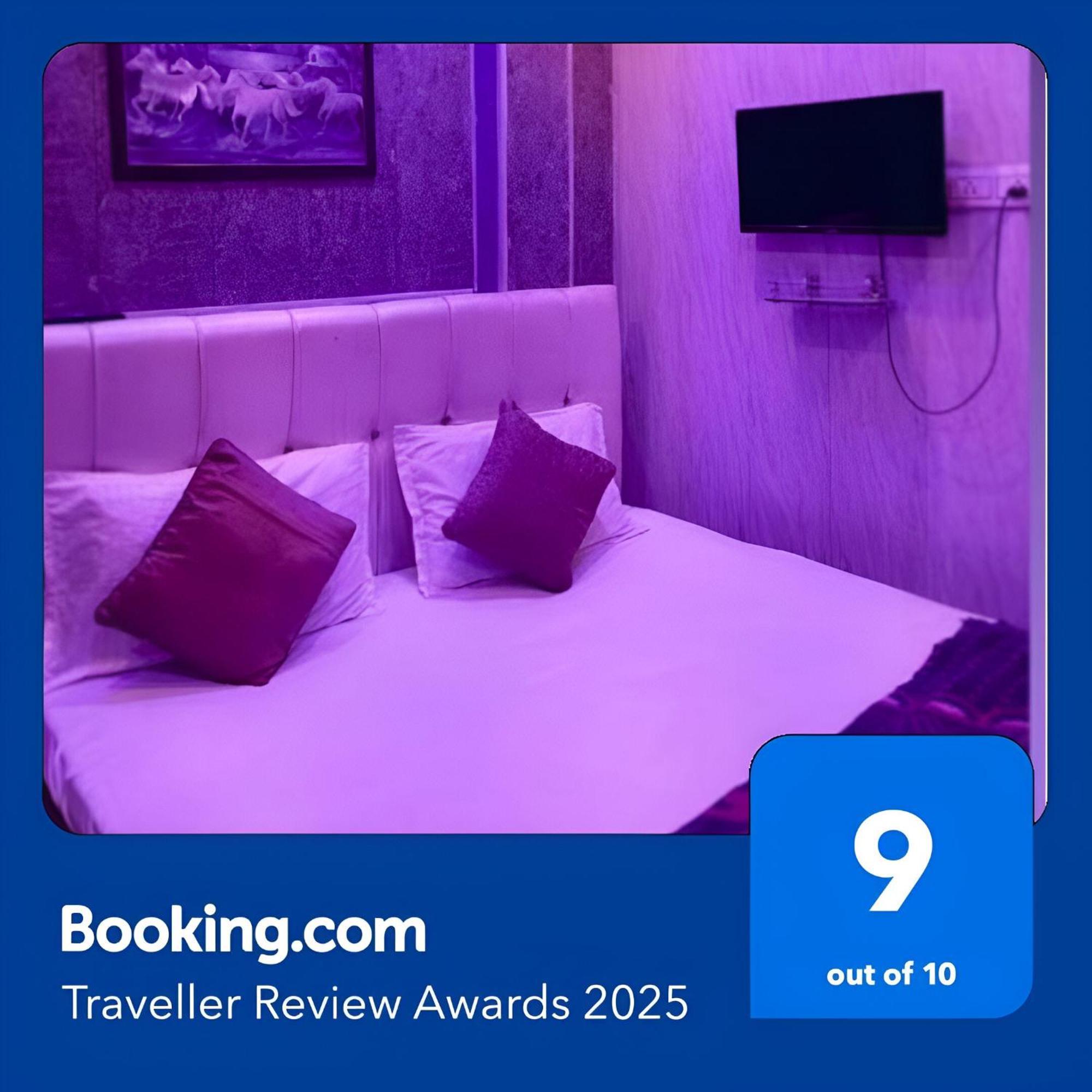 Guest house Glitz Shiv Kashi P - Nr Dashashwamedh Ghat *
