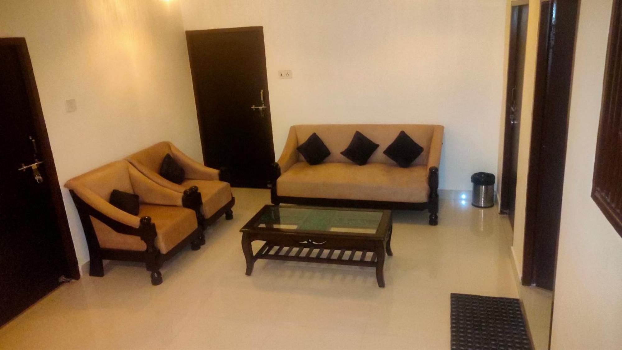 Rudraksh Paradise Bed & Breakfast *