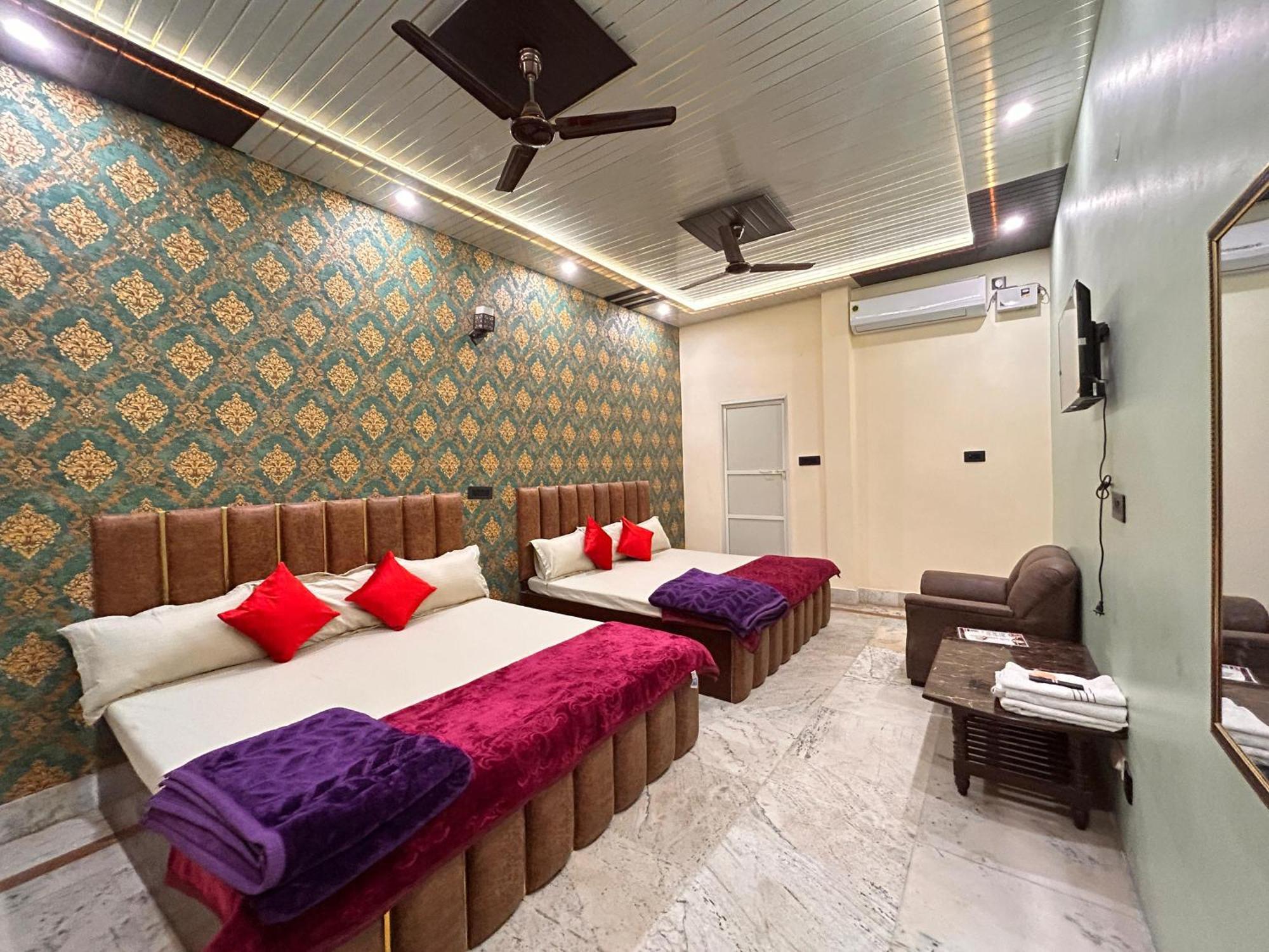 Temple Town Homes Assi Ghat Hostel *