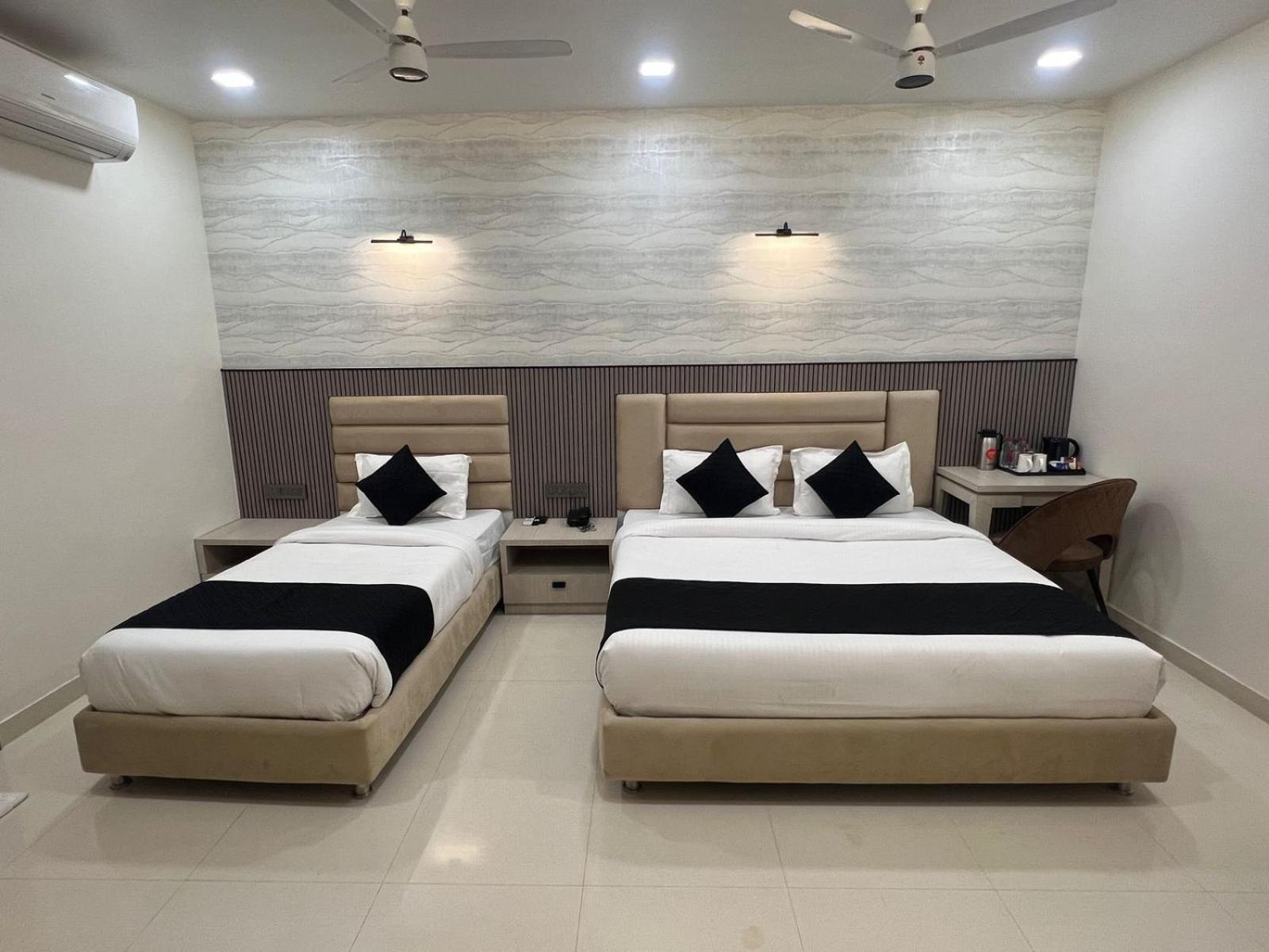 Glorious Grand A Unit Of The Elegance Hotel Varanasi