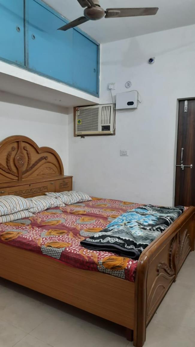 Atithi Kashi Apartment *