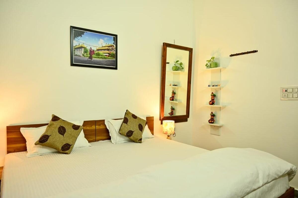 Apartment Singhasth 2bhk In Heart Of Jagatganj Benaras *