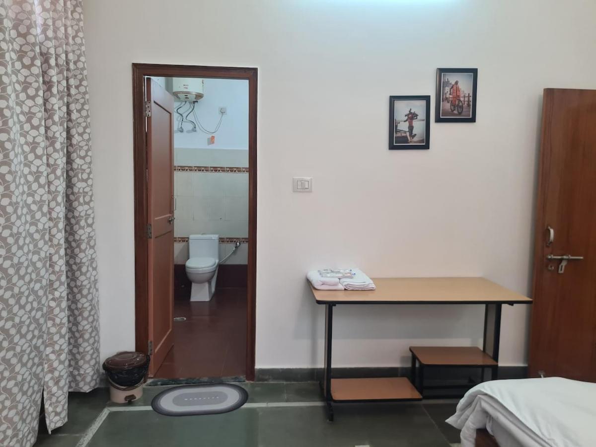 Apartment Singhasth 2bhk In Heart Of Jagatganj Benaras Varanasi