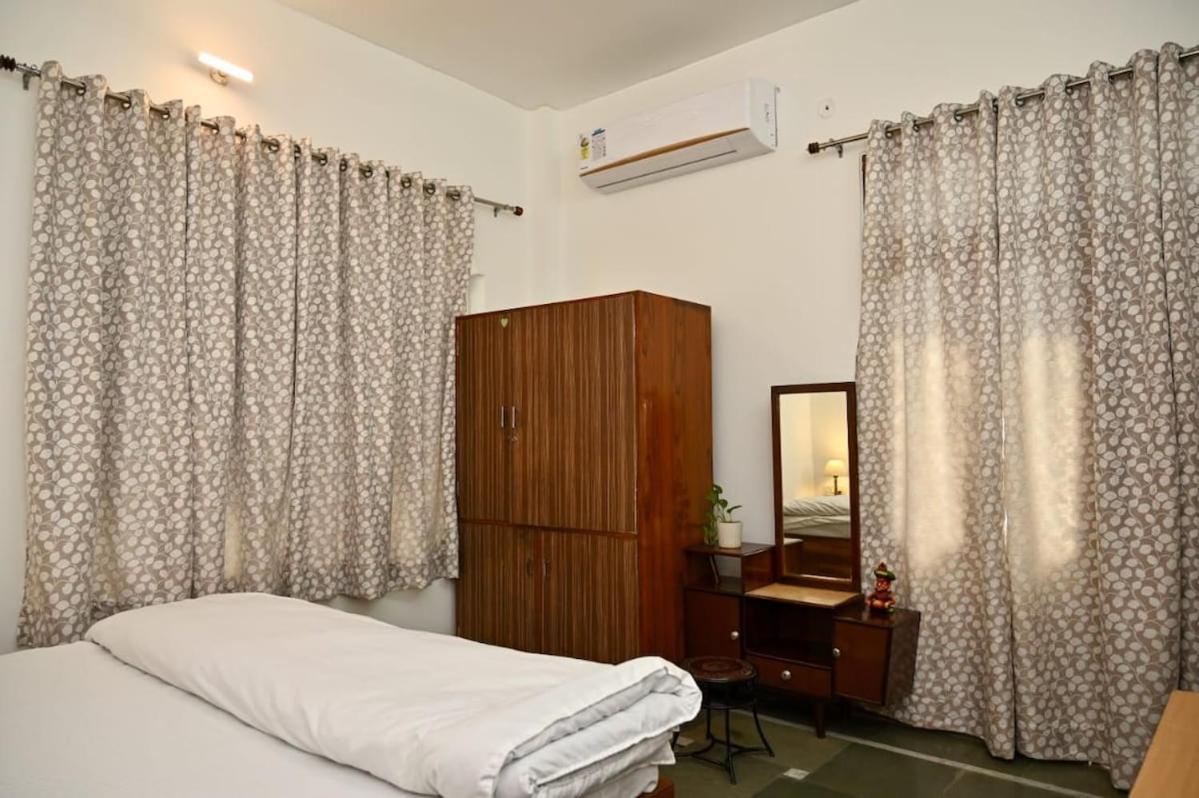 Singhasth 2bhk In Heart Of Jagatganj Benaras *