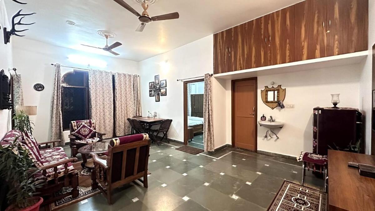 Singhasth 2bhk In Heart Of Jagatganj Benaras Apartment