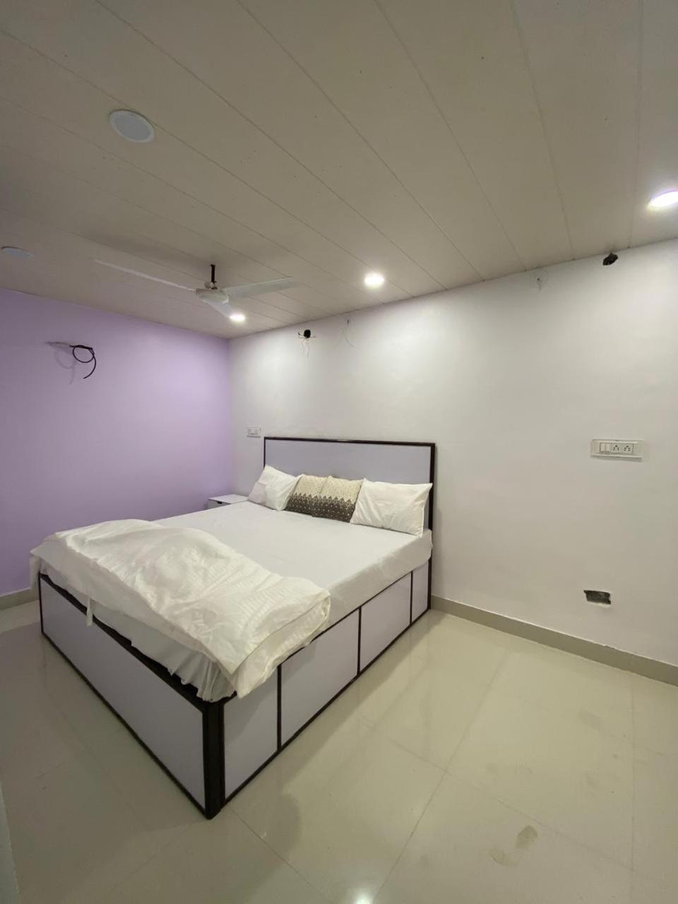 Guest house Meenakshi *