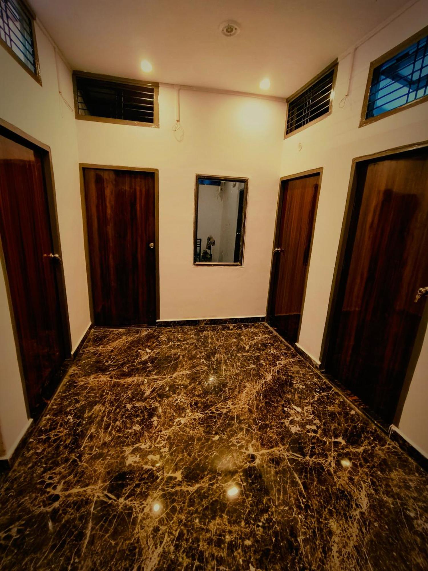 Glory Residency * Varanasi