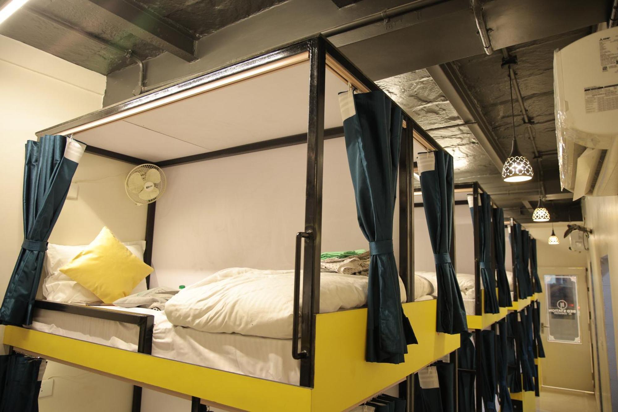 Bed Station Ac * Varanasi