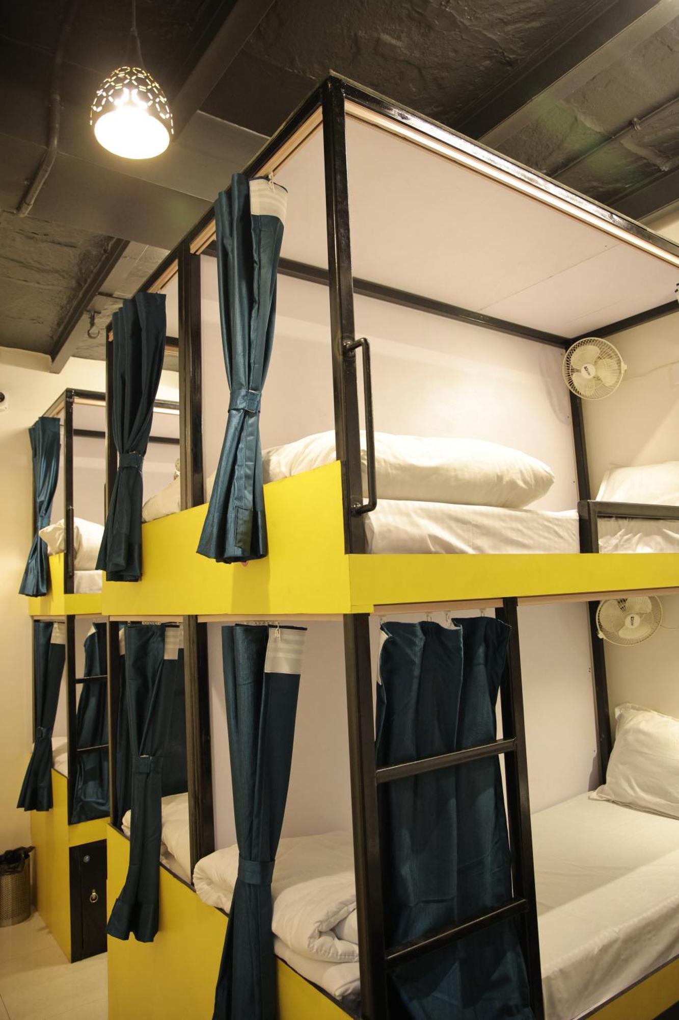 Bed Station Ac * Varanasi