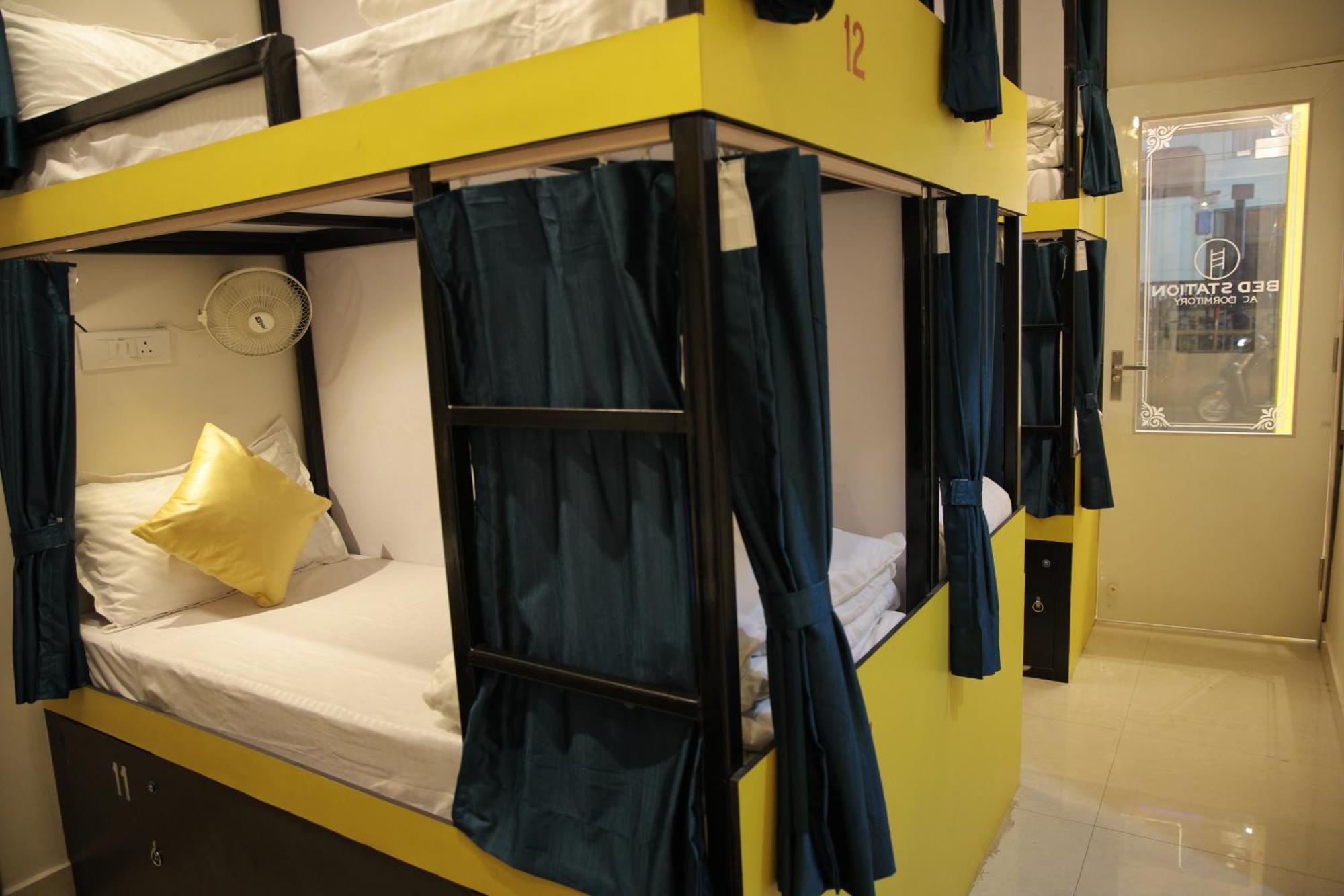 Hostel Bed Station Ac *