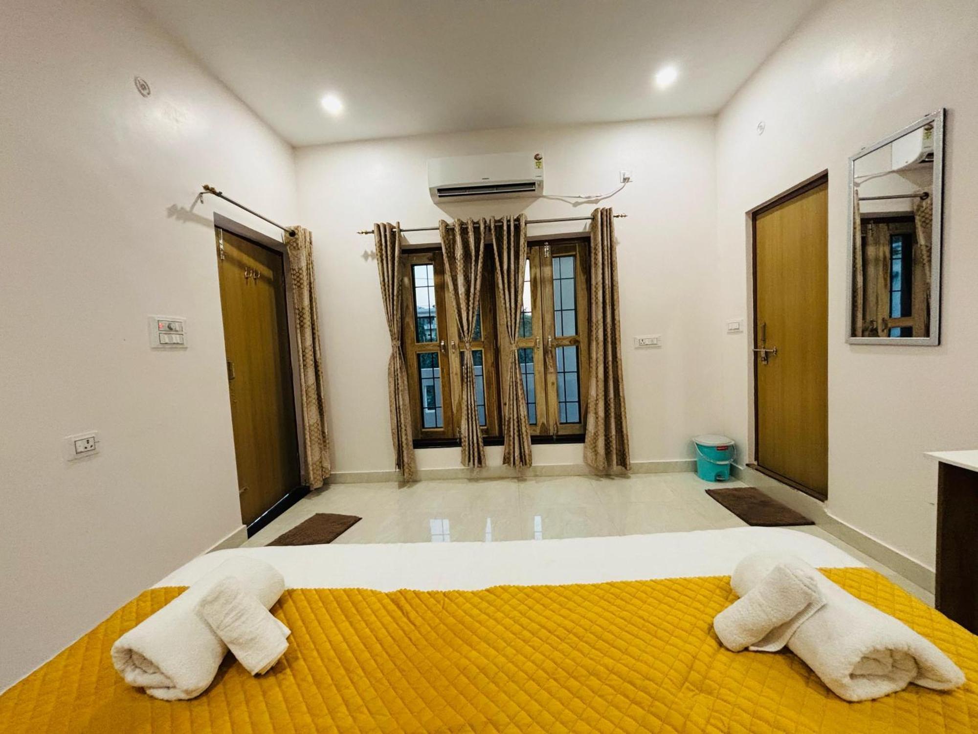 Homestay Indra Residency