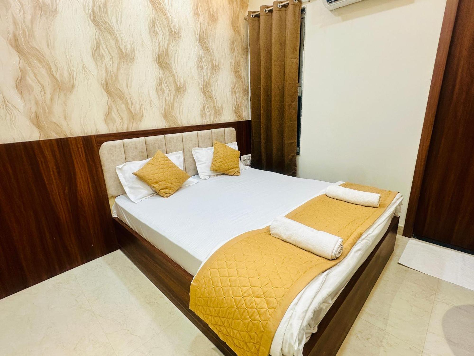 Deep Palace Hotel