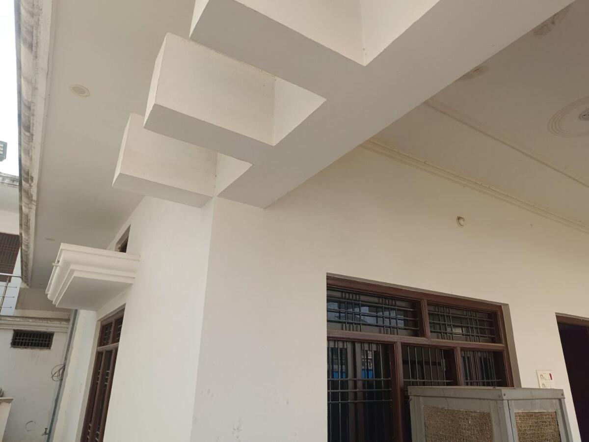 Krishna 3bhk * Varanasi