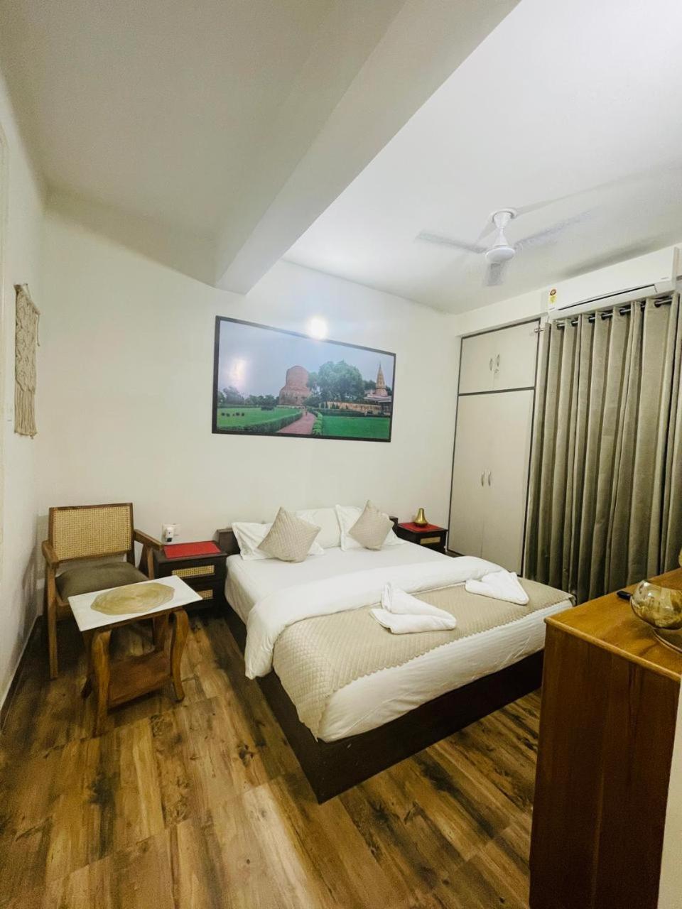 Ganga Ghat 2 Bhk With Kitchen Parking And Lift * Varanasi