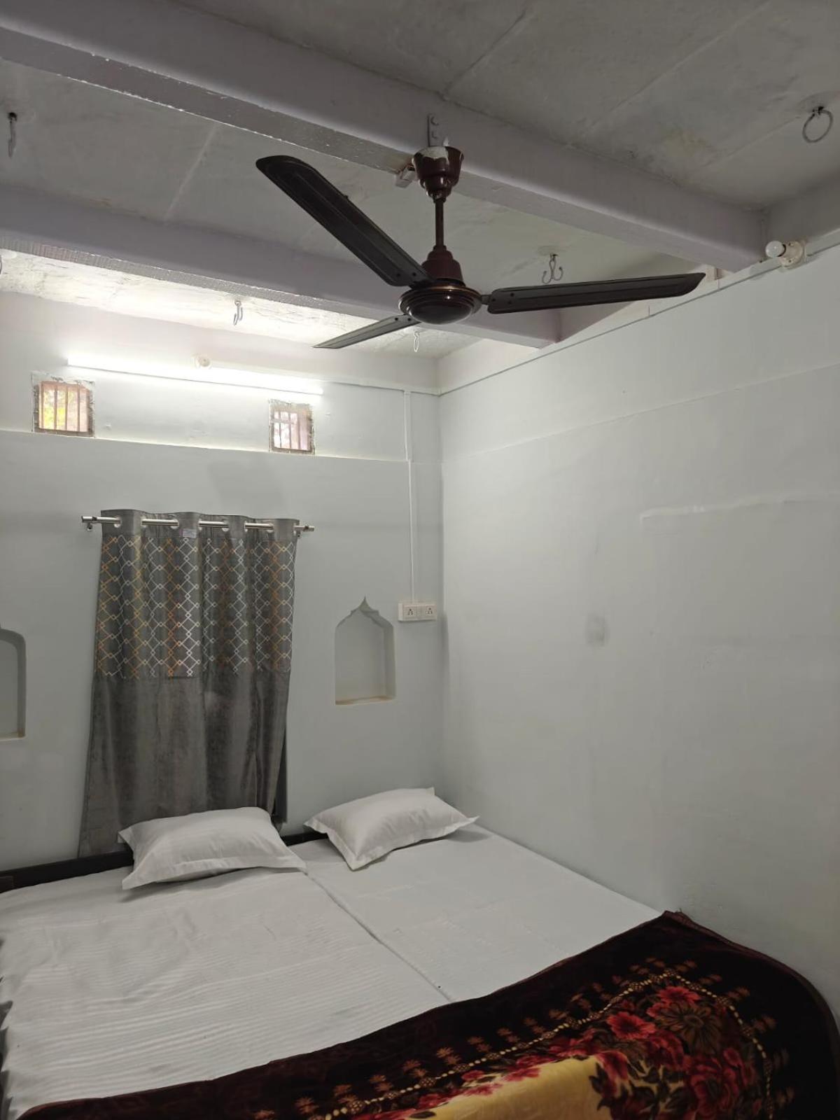 Aparajita Paying Guest house Varanasi