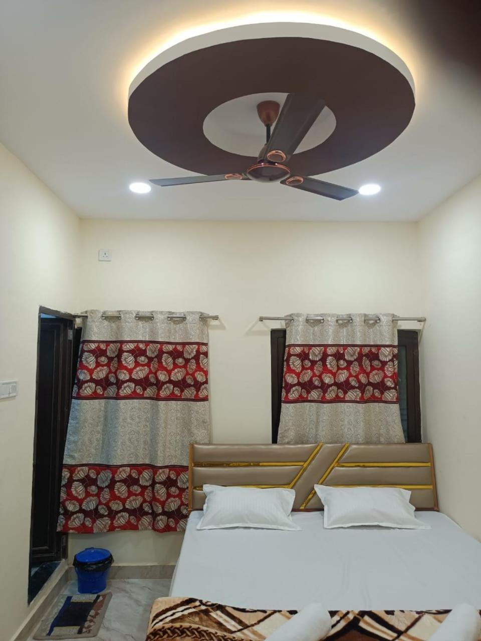 Sanskriti Guest house *