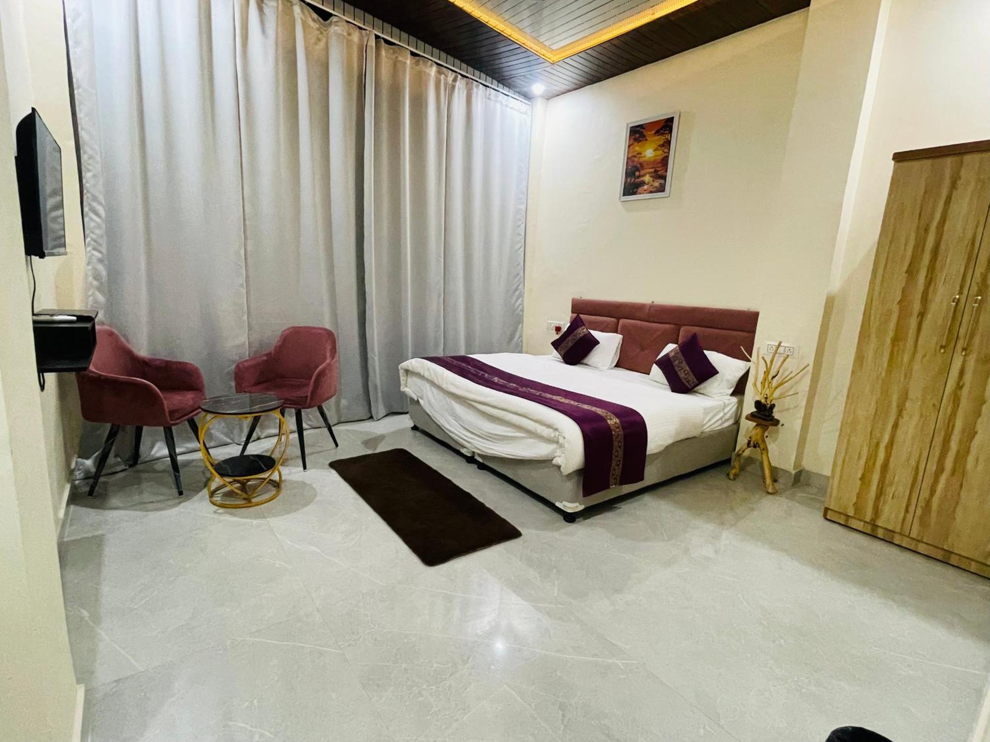 The Kashi Hotel 3*