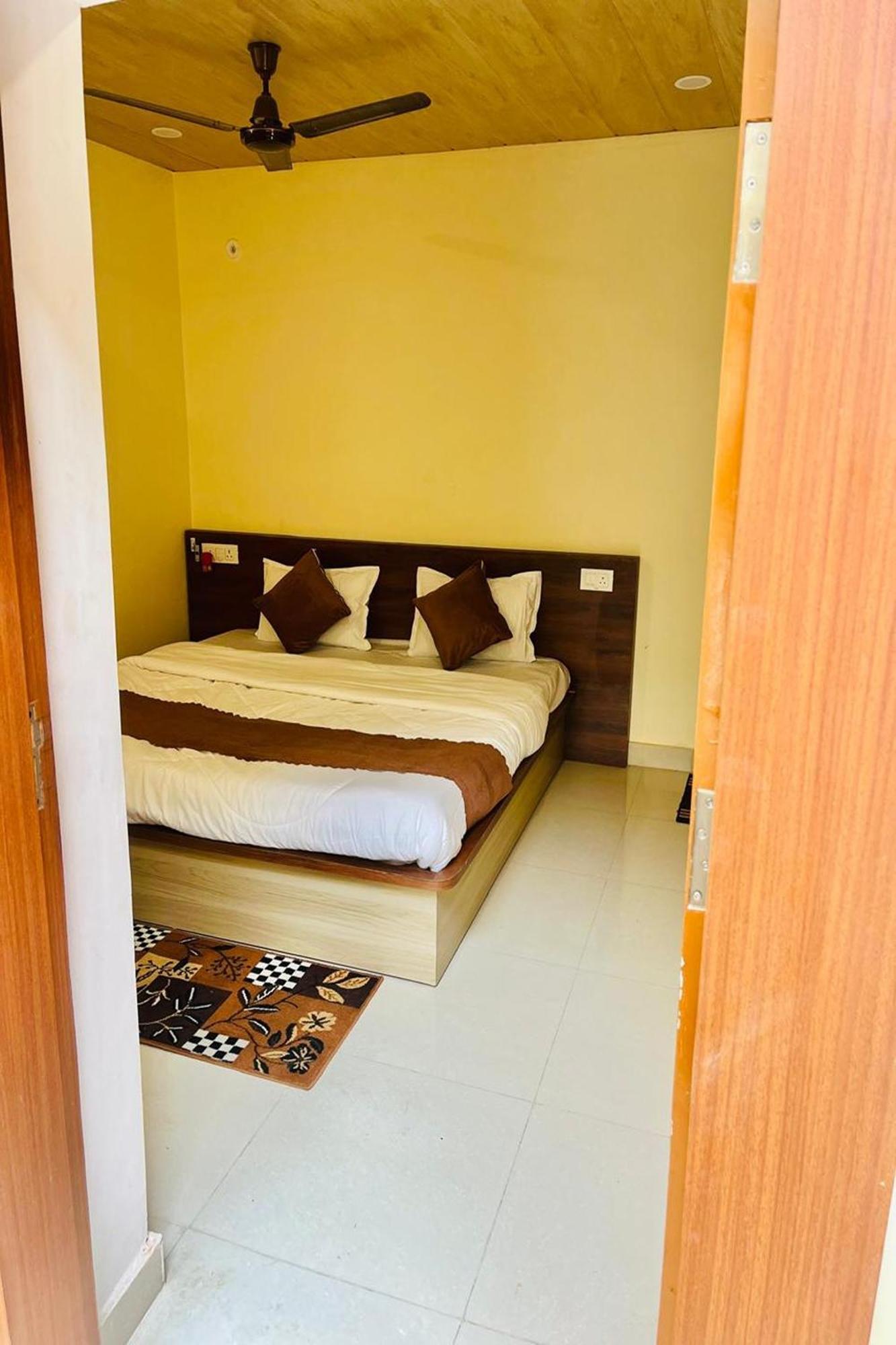 Indra 2* Varanasi