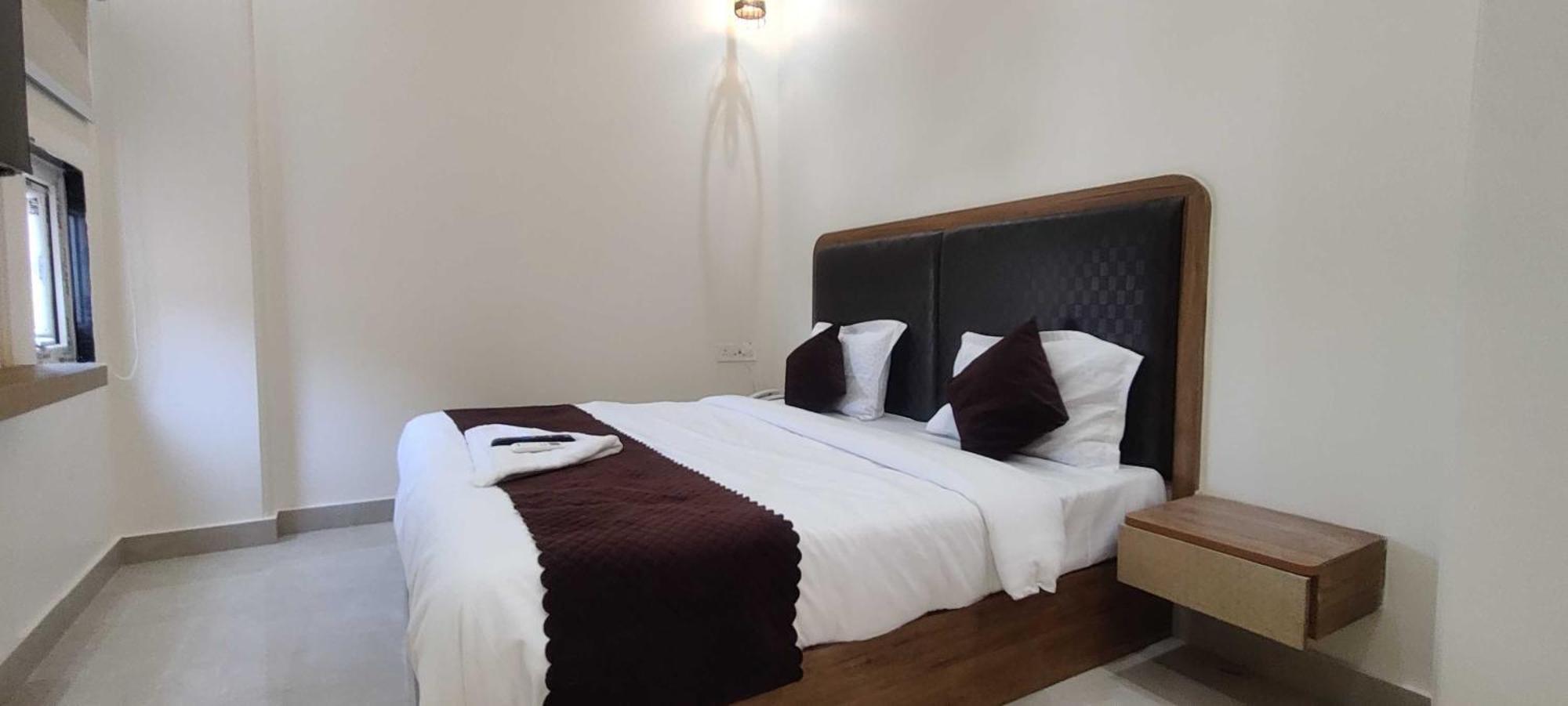 Hotel Townhouse Lahartara Railway Bridge Near Bus Stop Varanasi