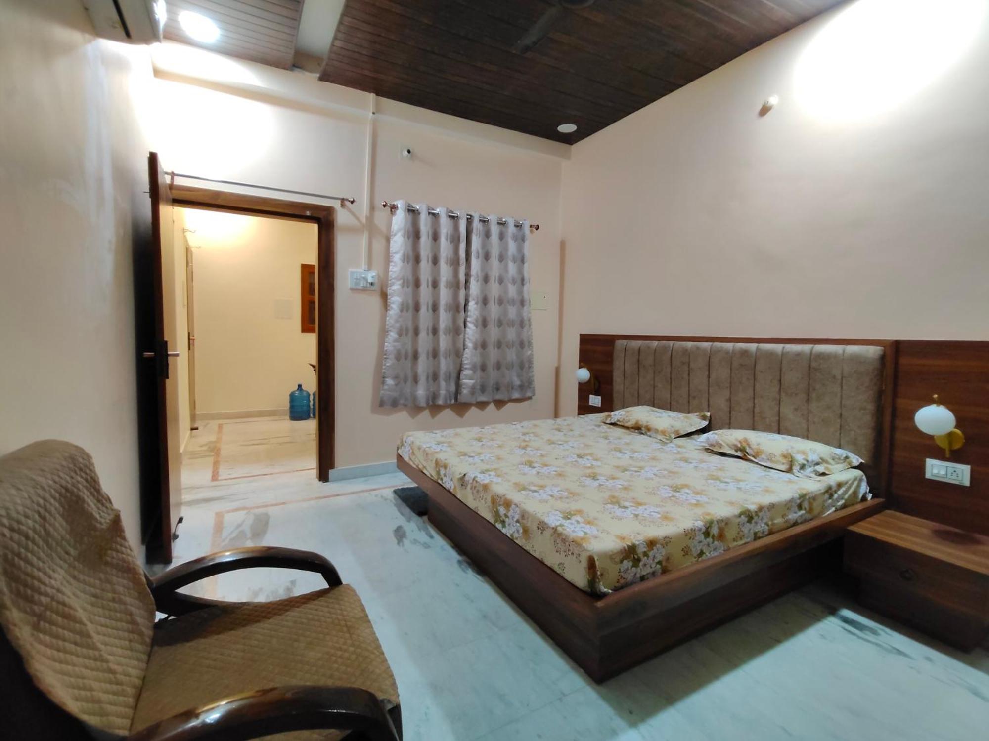 Apartment Kashivas - Spacious 2bhk Near Assi Ghat *