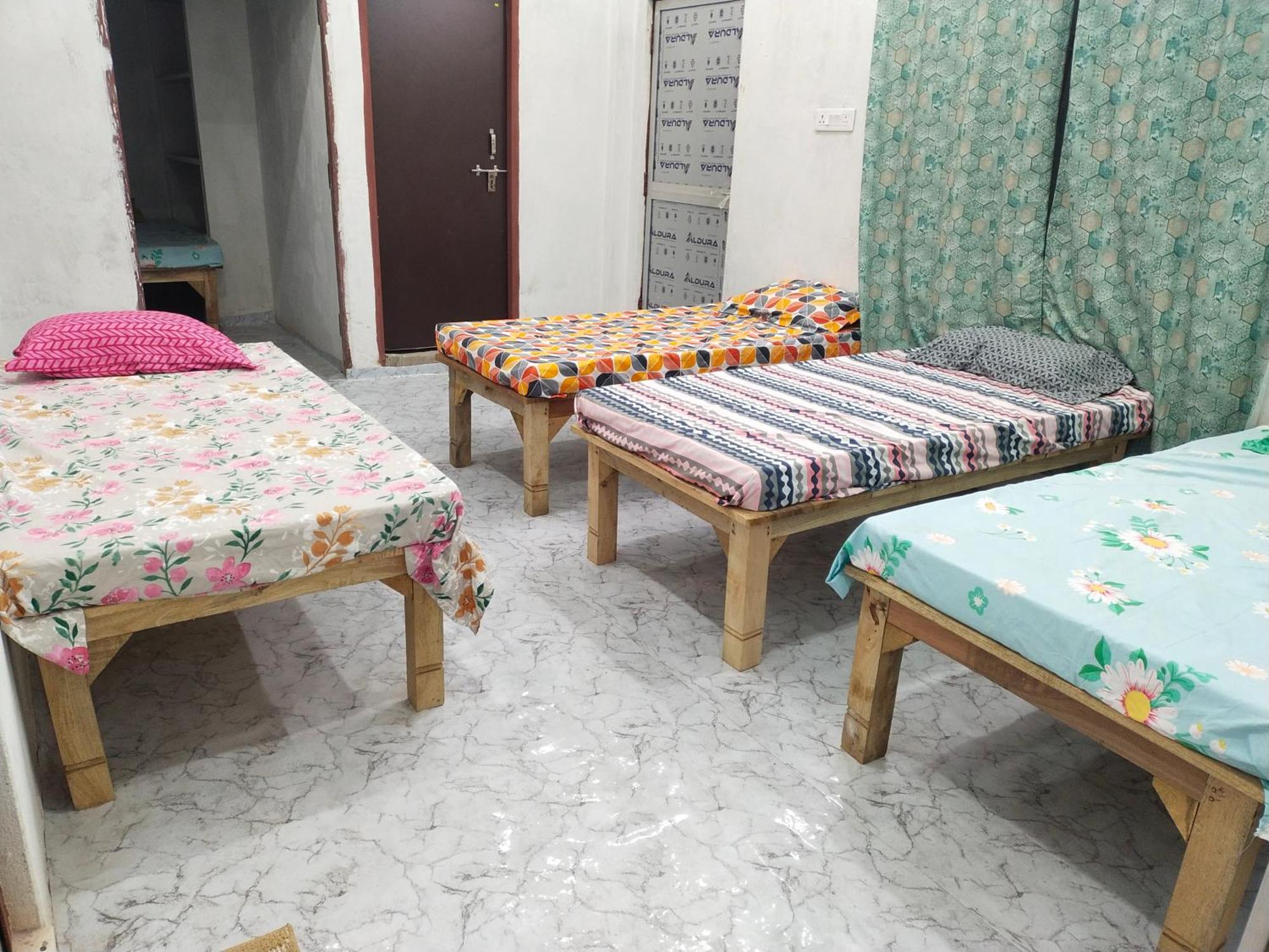 Kaeli * Varanasi