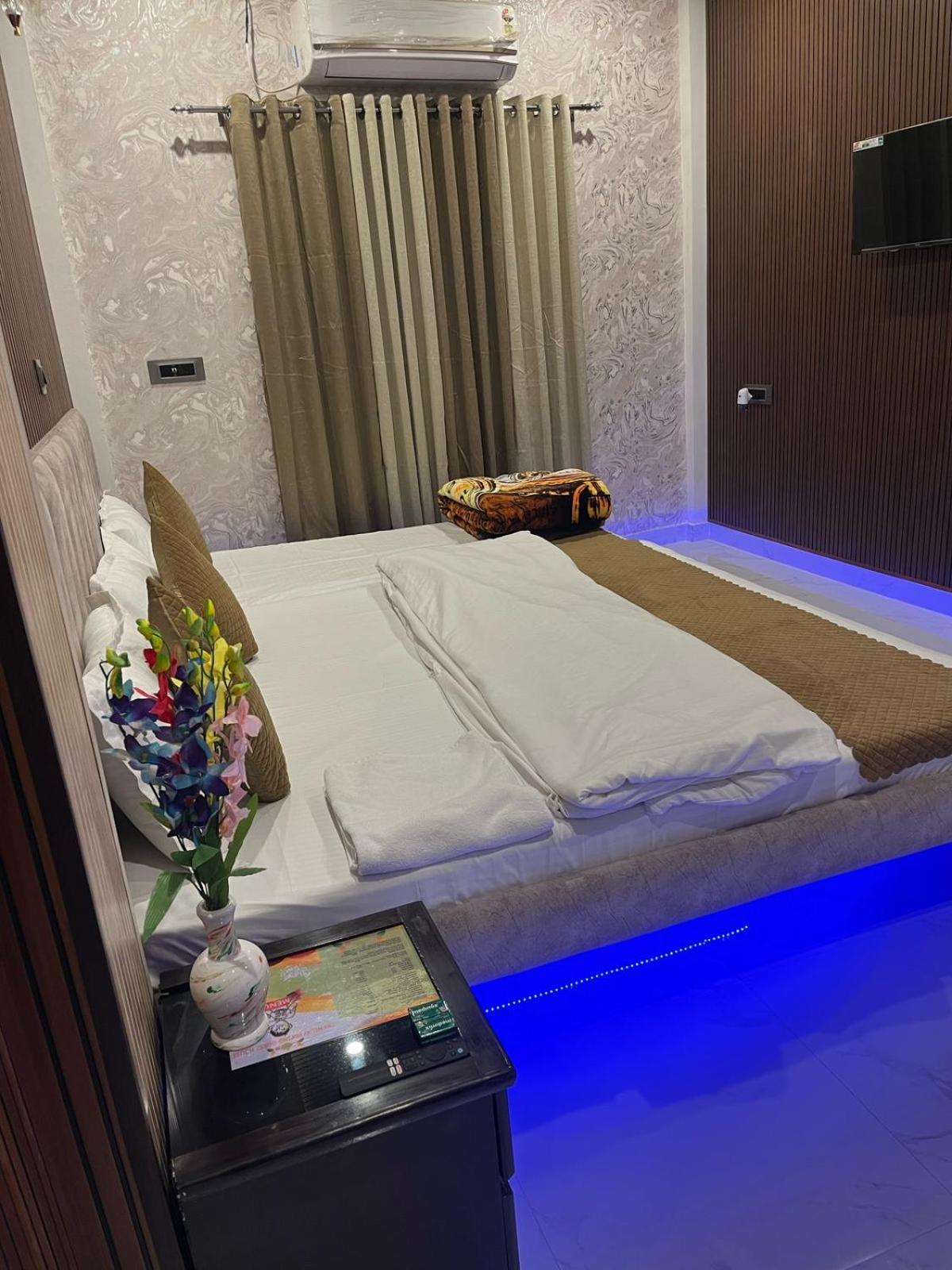 Guest house Kashi Darshan *