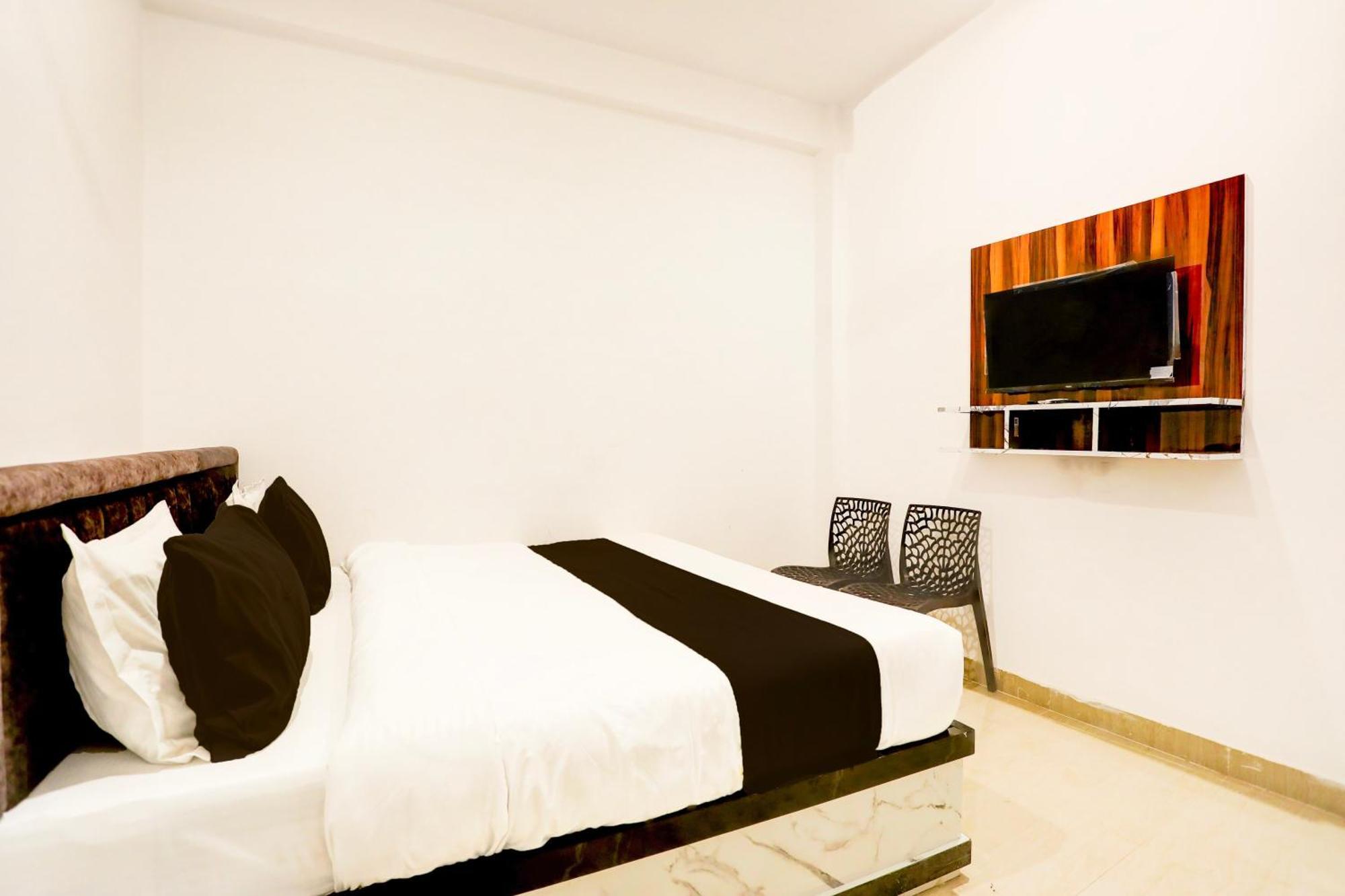 Hotel O Aditya Residency Varanasi
