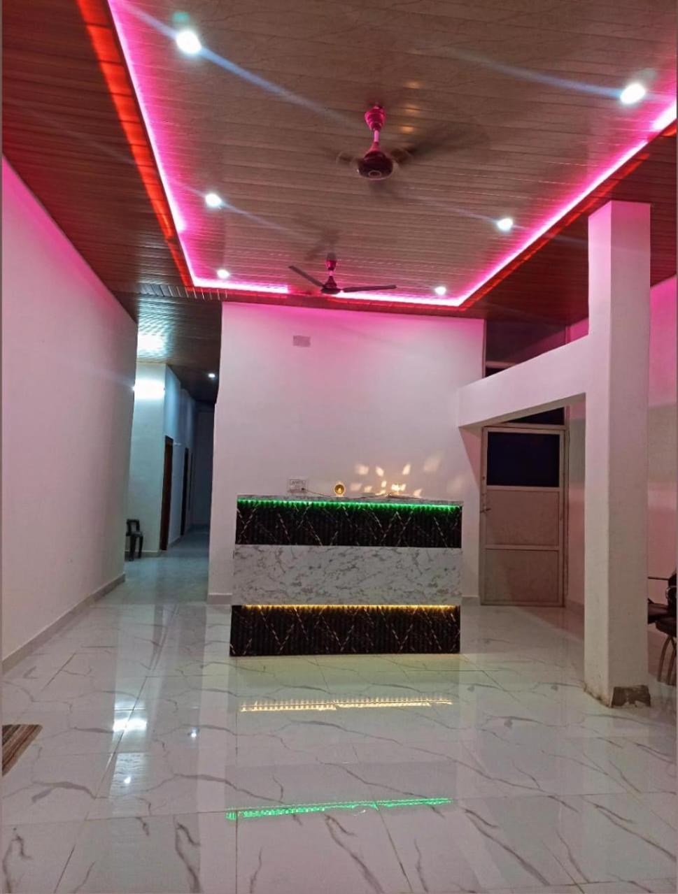 Guest house Raghukul Royal *