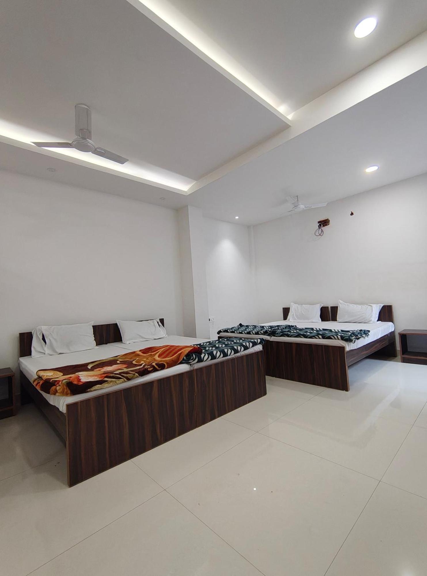 Om Pg Hostel