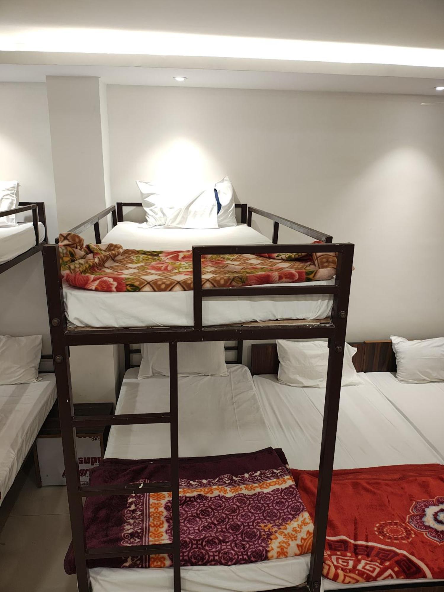 Om Pg Hostel Varanasi