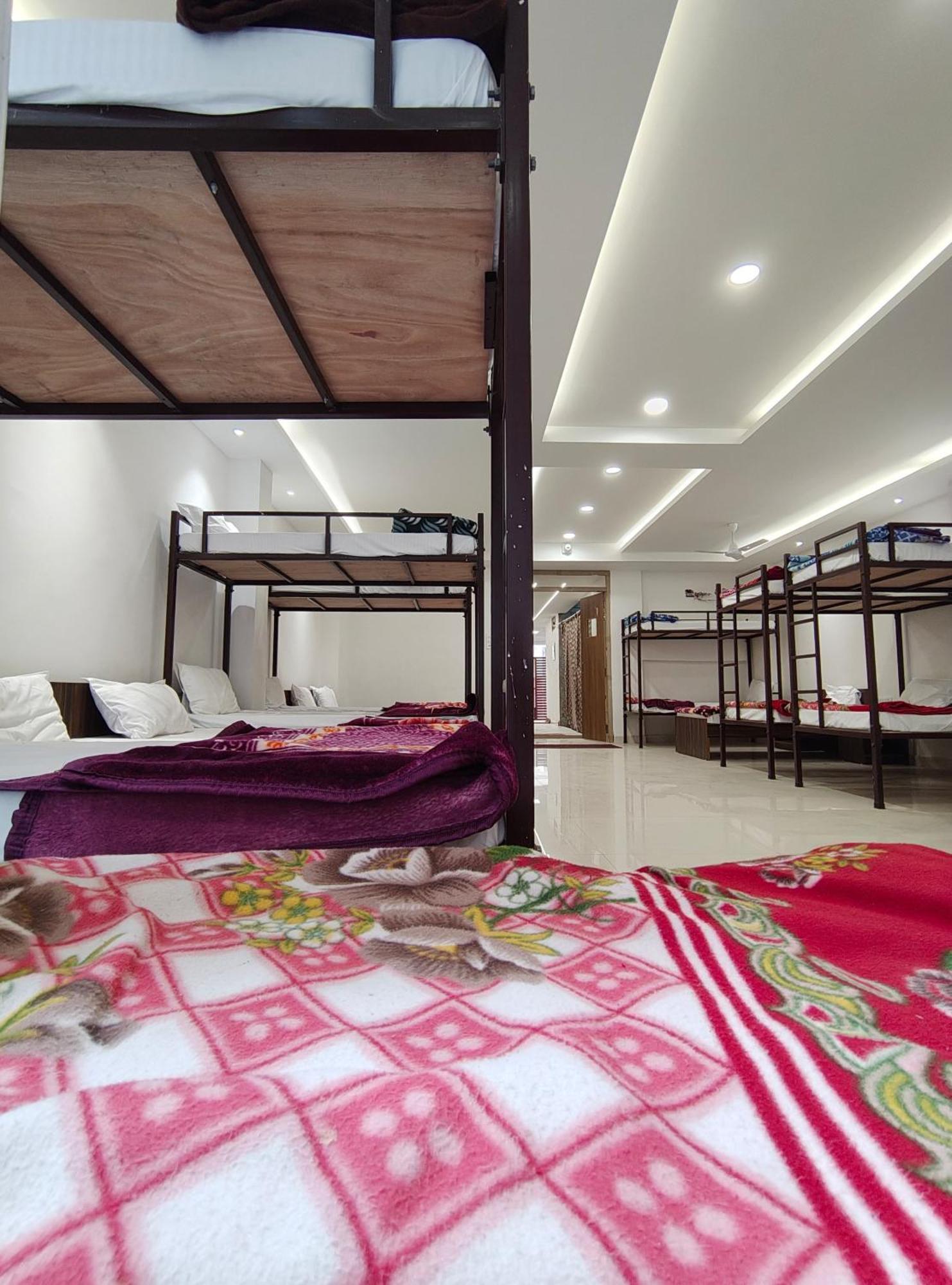 Om Pg Hostel *