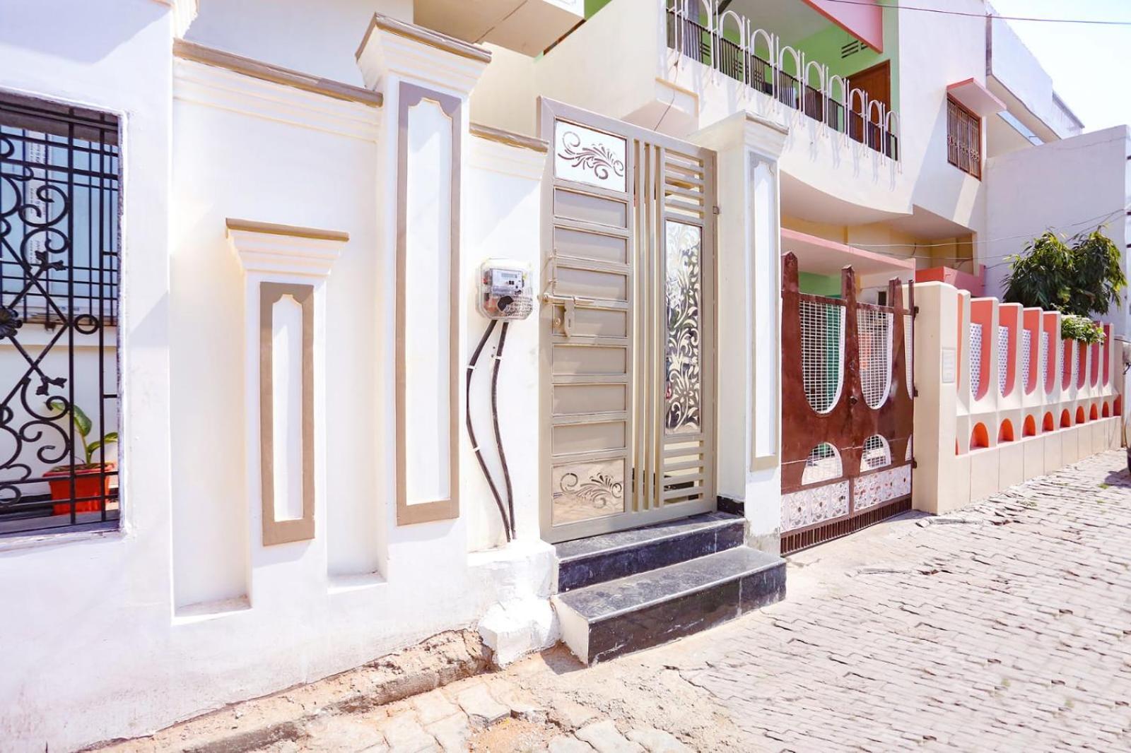 Aditya Hotel 3*
