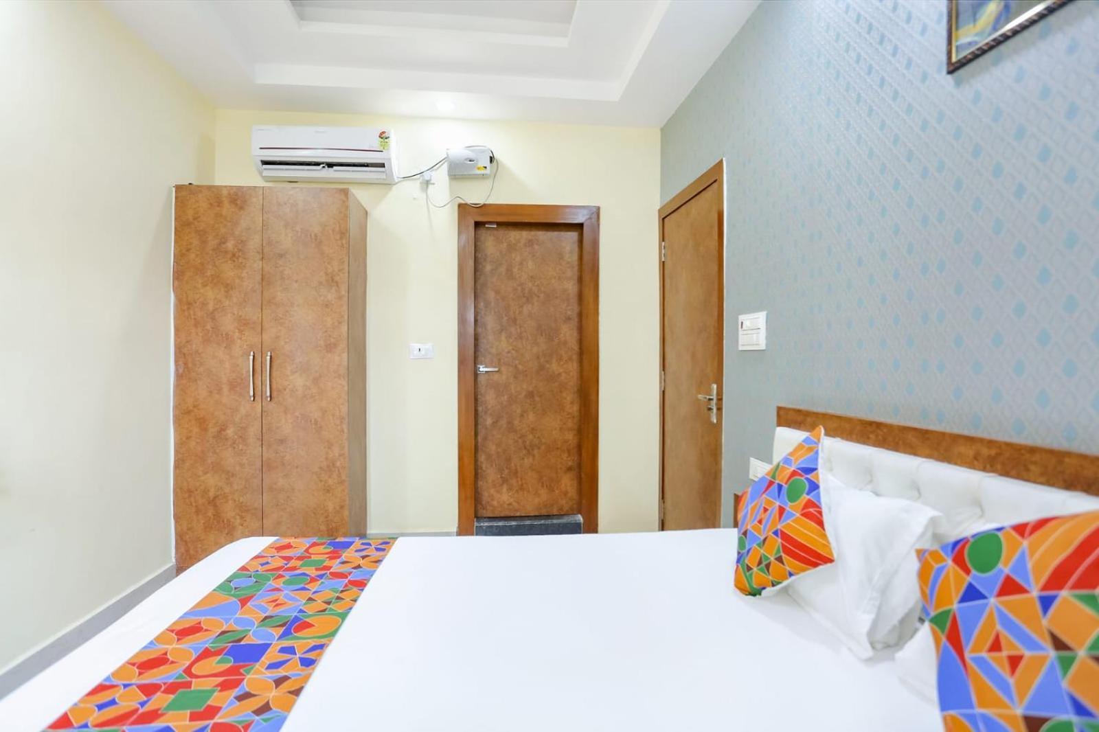 Hotel Aditya 3*