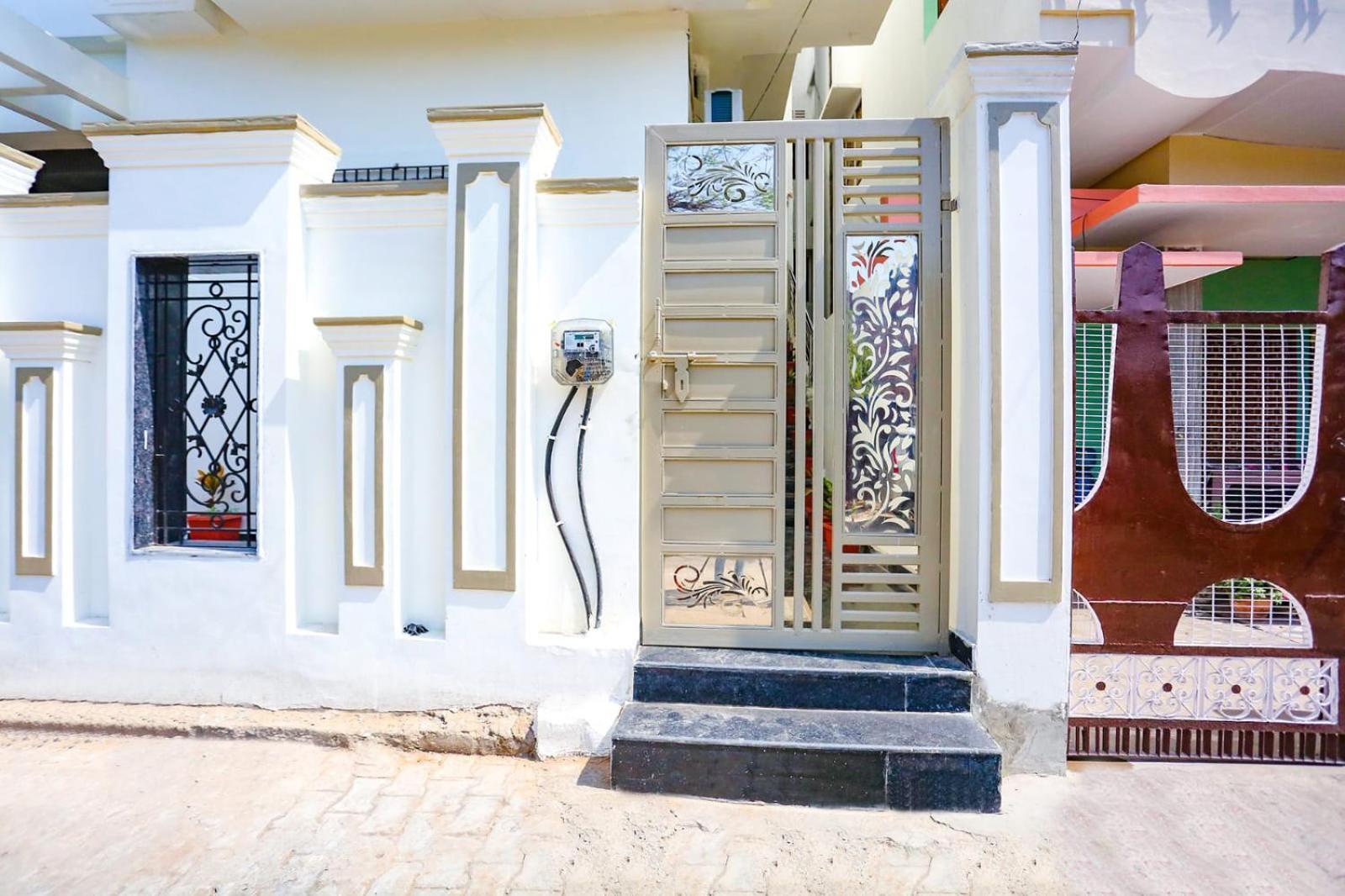 Hotel Aditya Varanasi