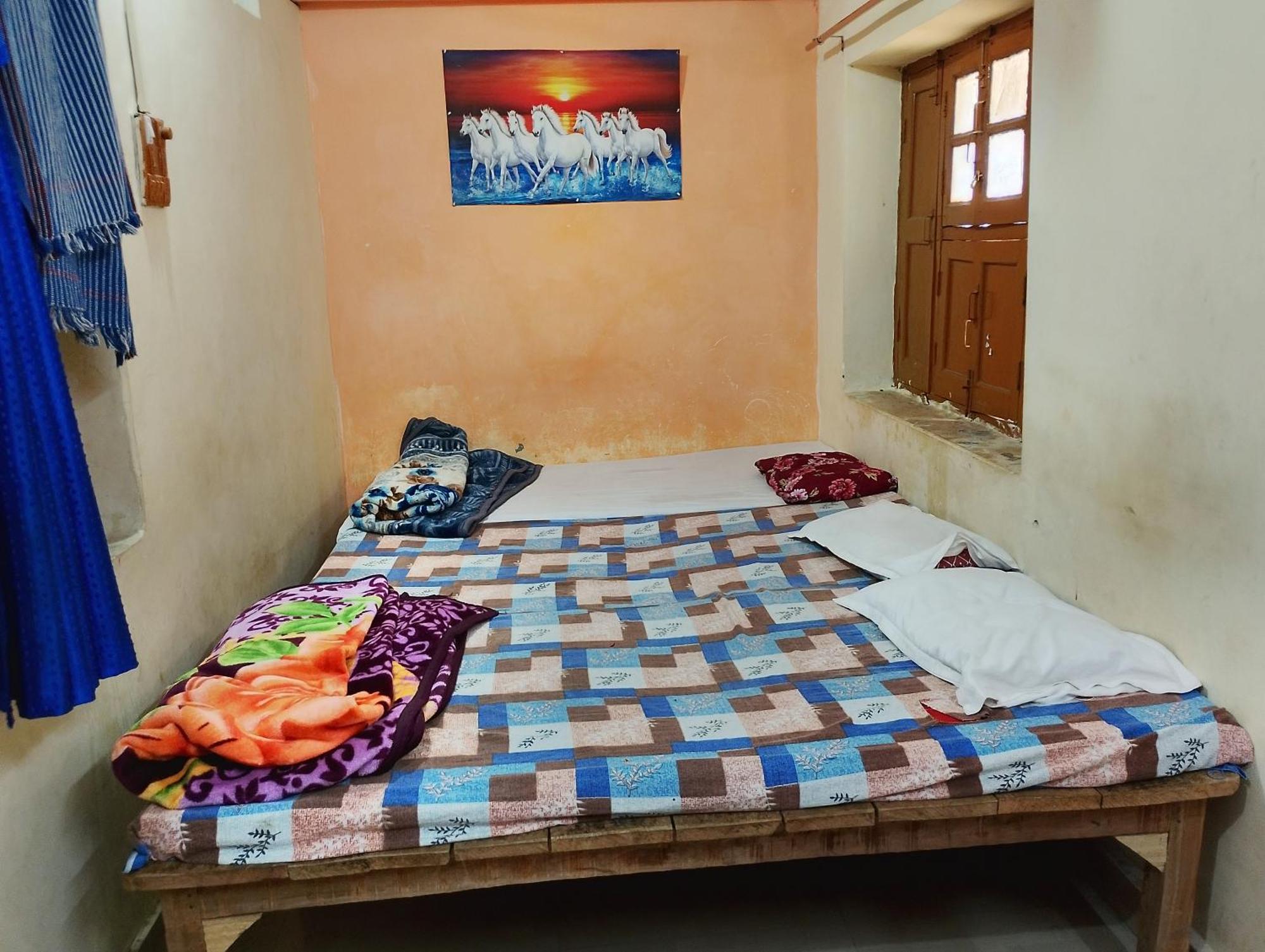 Roshni Paying Guest house Varanasi
