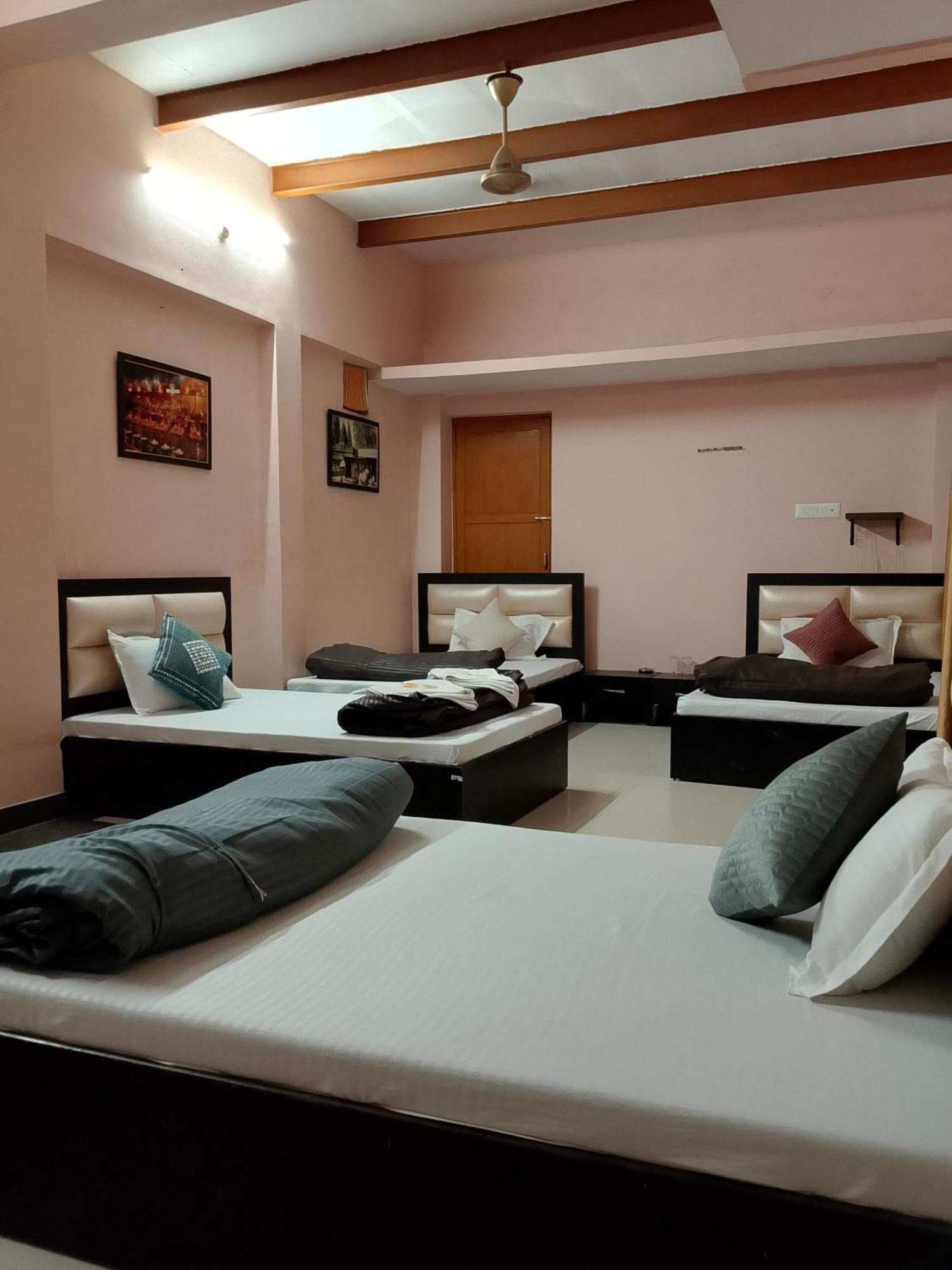 Guest house Hr Paying Varanasi