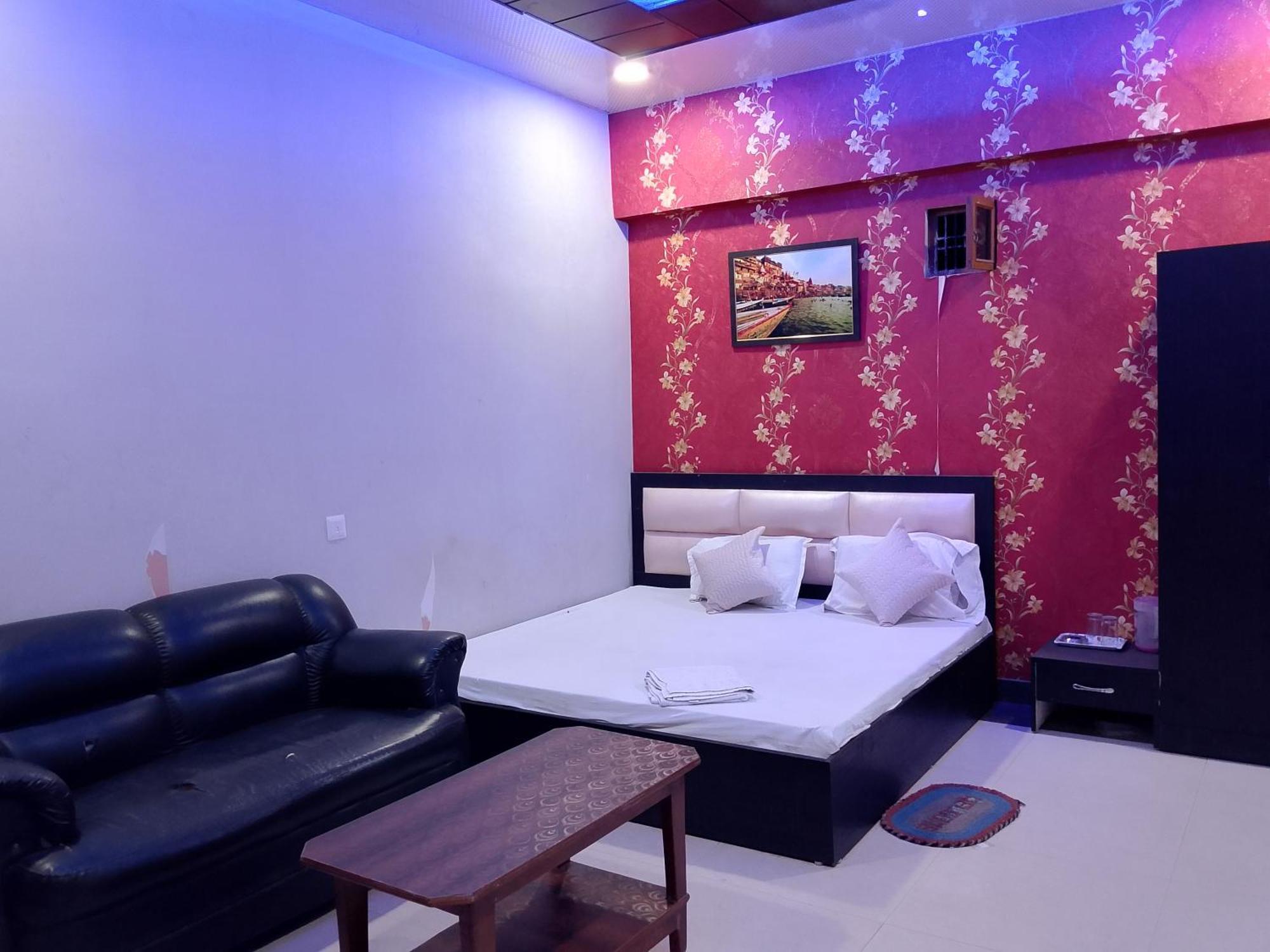 Hr Paying Guest house 3*