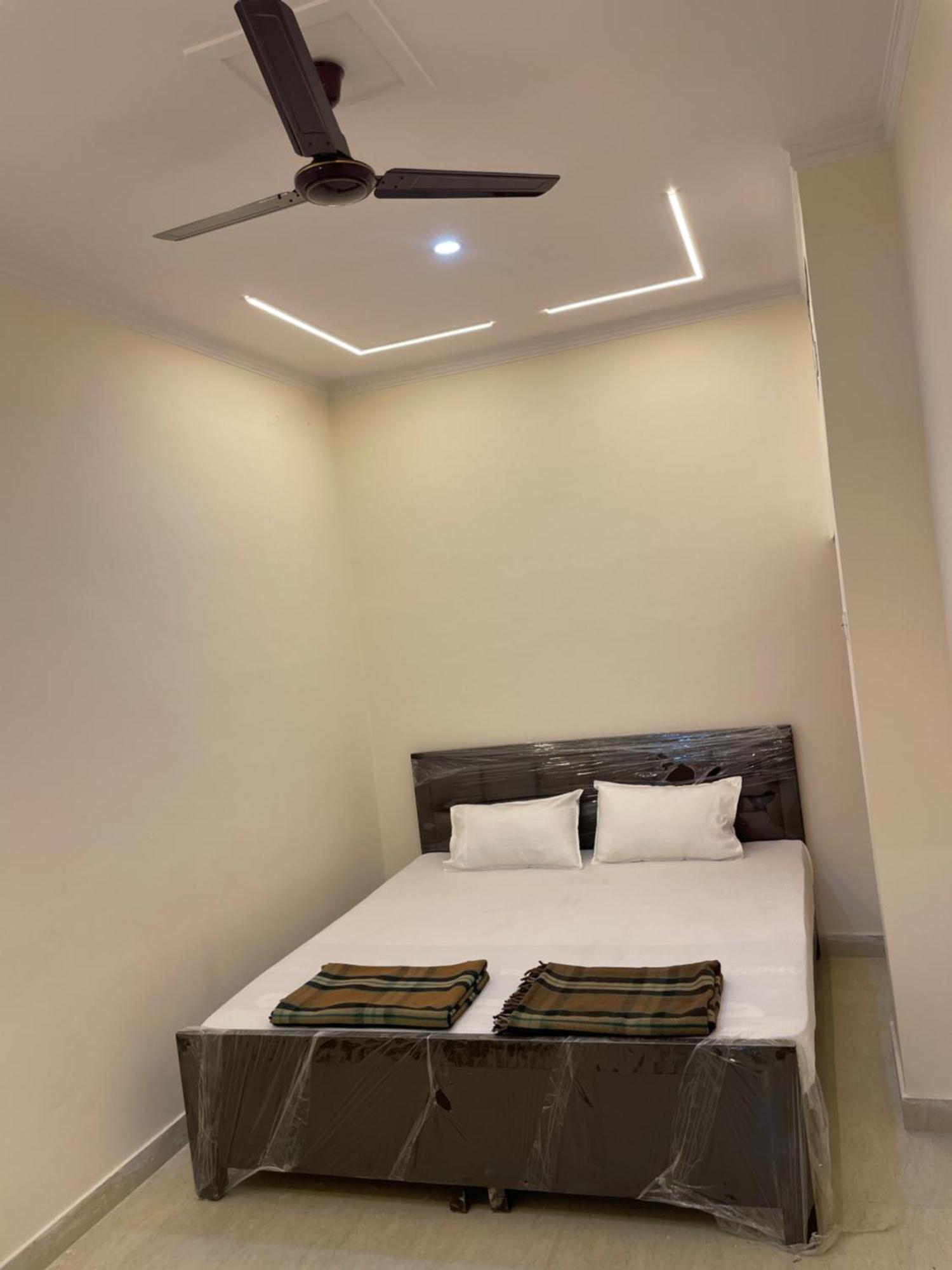 Apartment Hbh Greens Varanasi