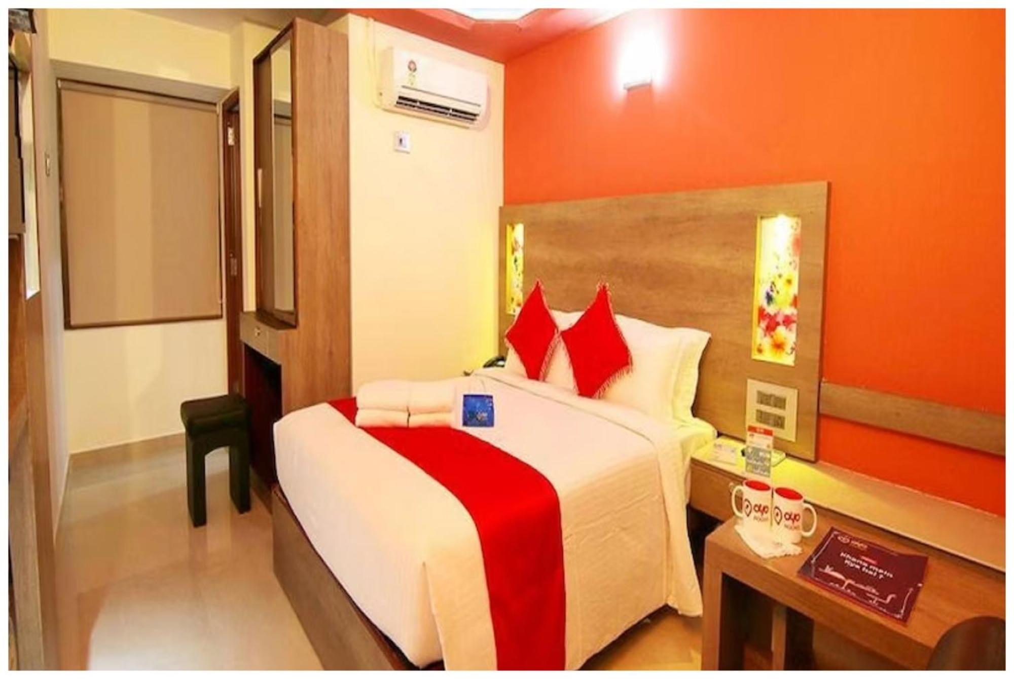 Premium Ashiyana Palace - Shree Kashi Vishwanath Temple - Fully Air Conditioned - Hotel 4*