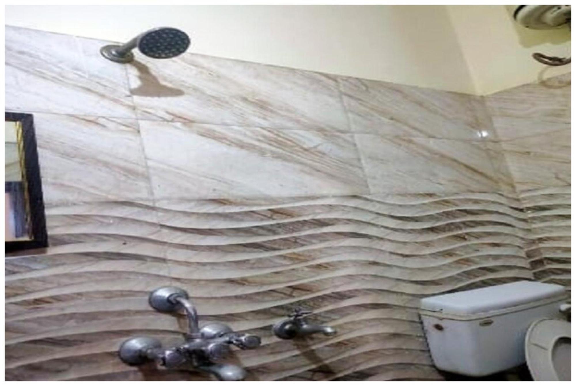 Premium Ashiyana Palace - Shree Kashi Vishwanath Temple - Fully Air Conditioned - Hotel 4*