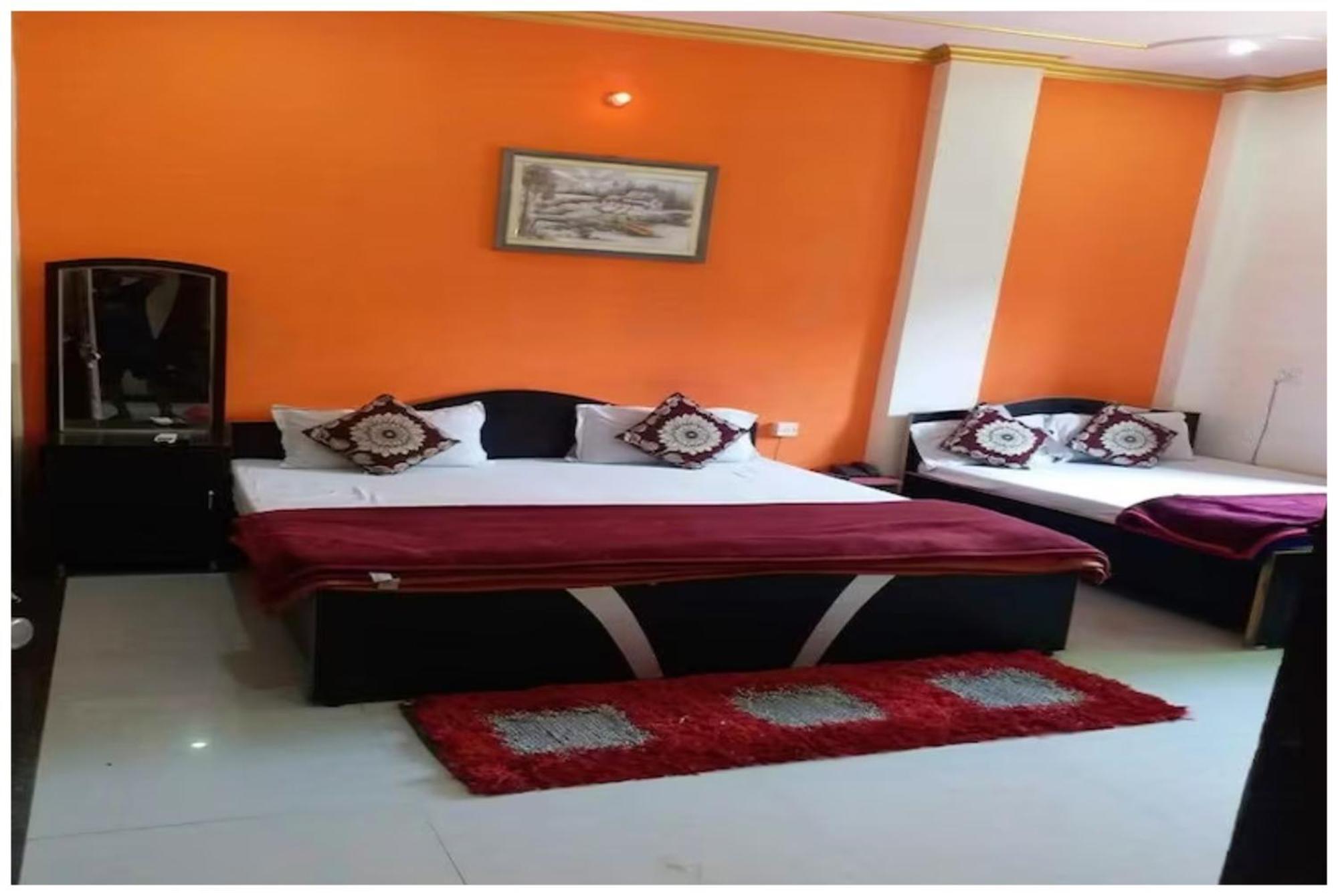 Premium Ashiyana Palace - Shree Kashi Vishwanath Temple - Fully Air Conditioned - Hotel 4*