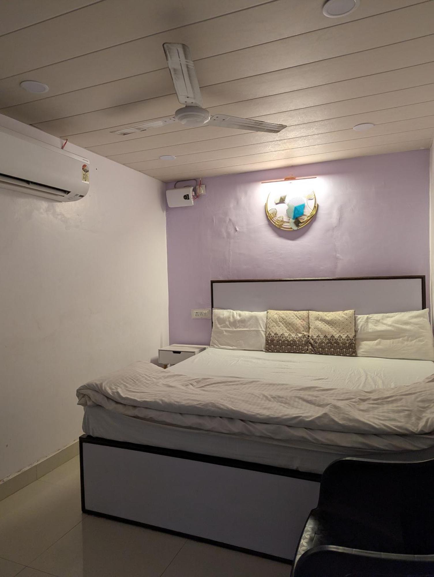 Meenakshi Guest house Varanasi