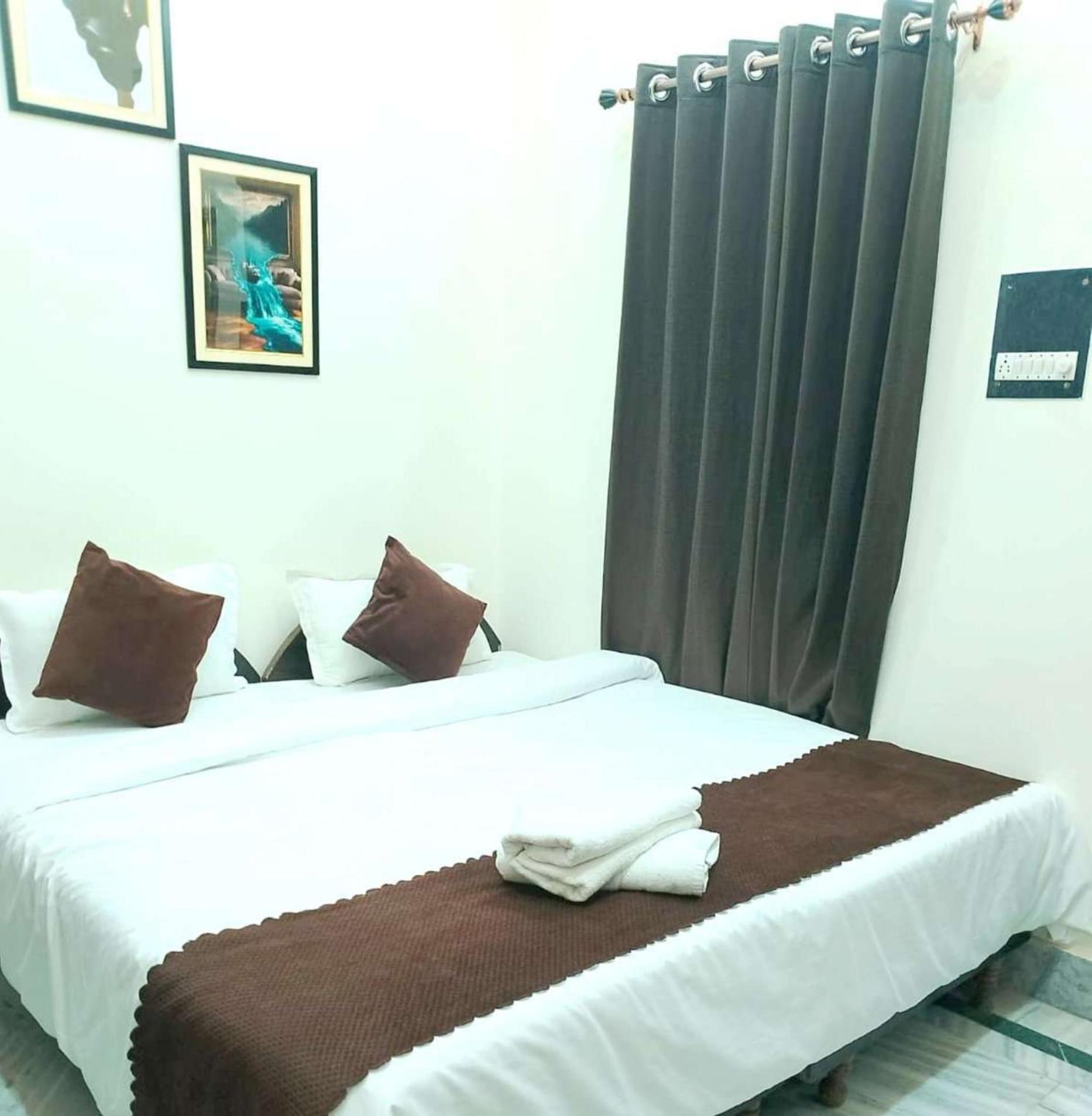 Indra 2* Varanasi