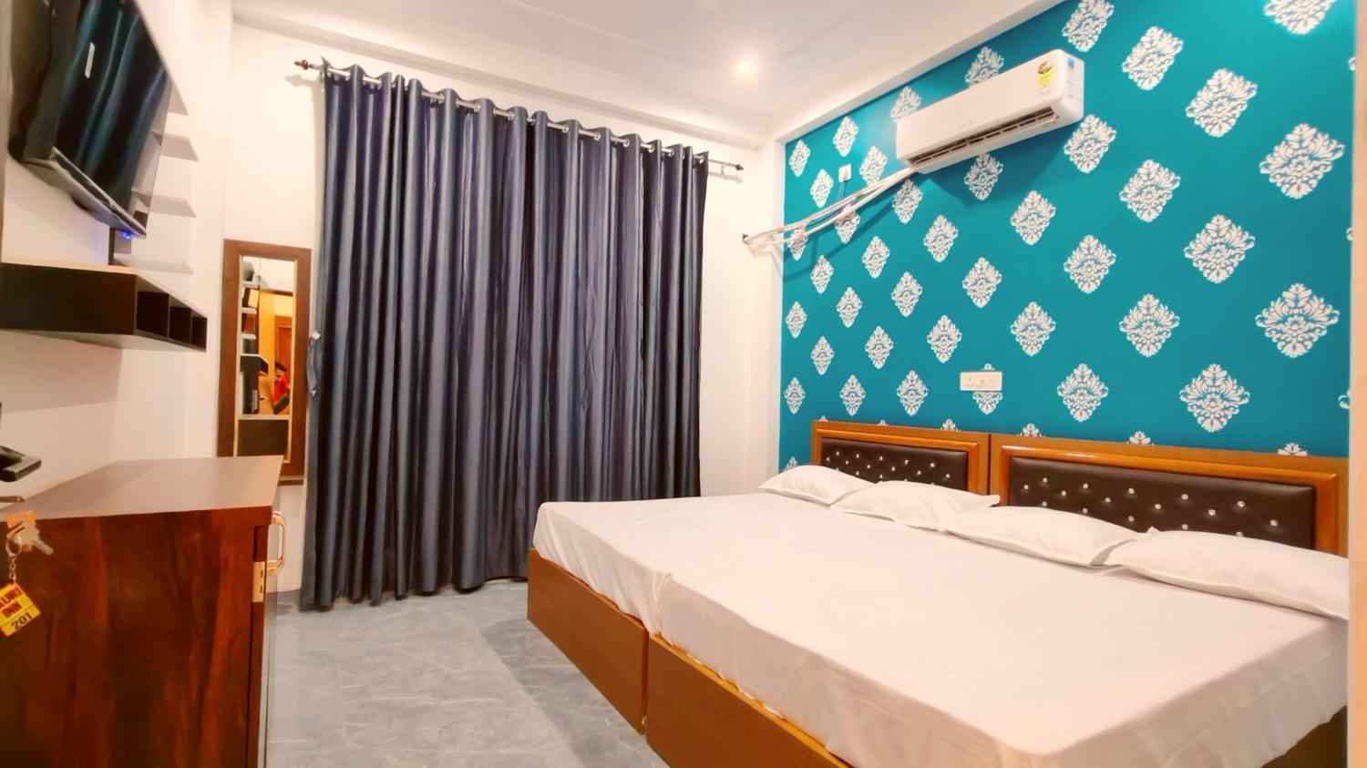 Gauri Paying Hotel