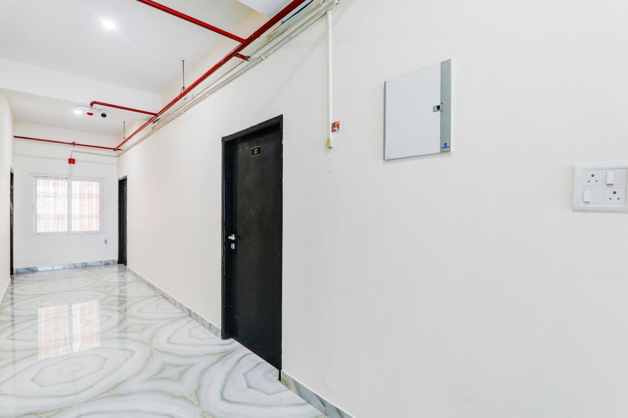 Hotel Super Collection O Karaudi Marg Chittaipur Varanasi